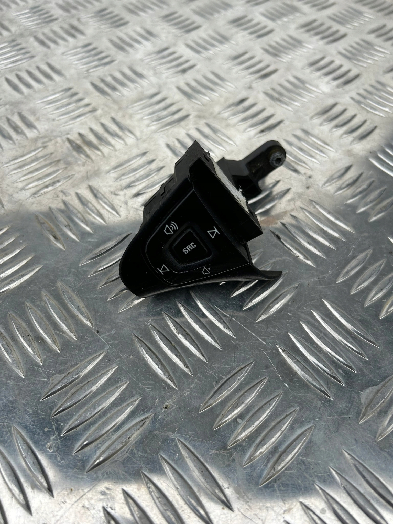 PRZYCISK PRZEŁĄCZNIK KIEROWNICY SCANIA R