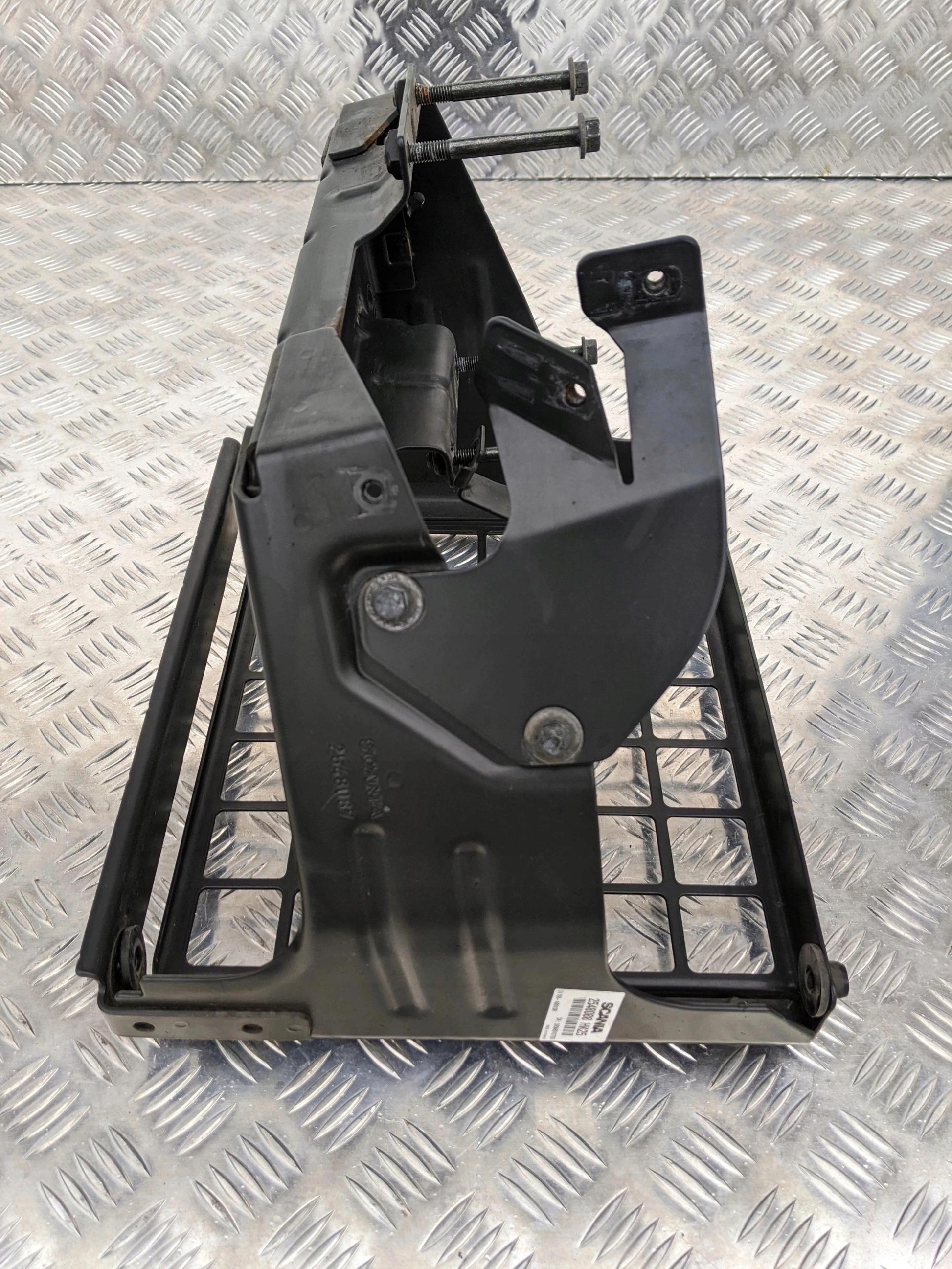 WSPORNIK SIATKA KLIMATYZACJI POSTOJOWEJ SCANIA NTG - obrazek 4