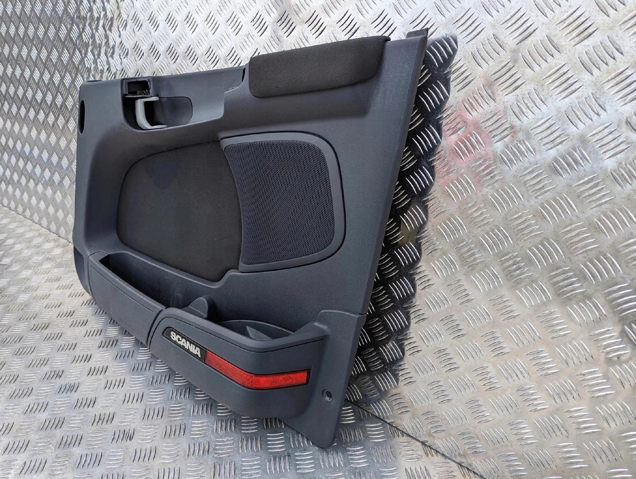 TAPICERKA BOCZNA BOCZEK DRZWI PRAWY SCANIA R - obrazek 3