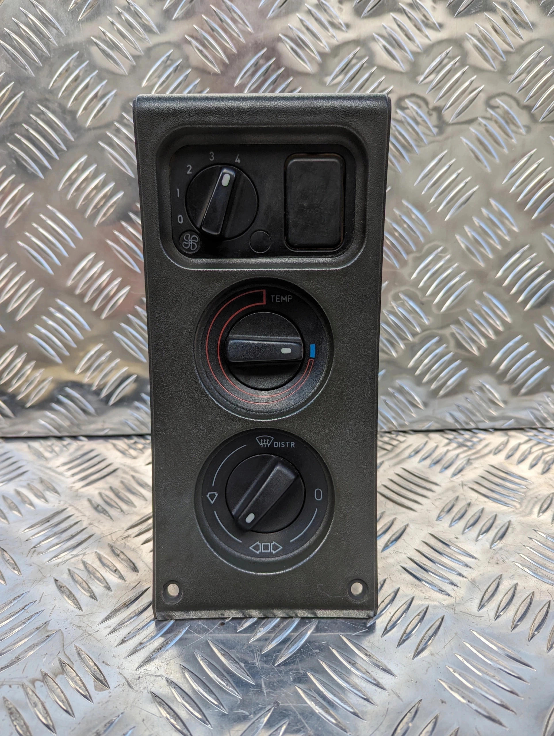 PANEL OGRZEWANIA CIEPŁO/ZIMNO ELEKTRYCZNY SCANIA 4 124