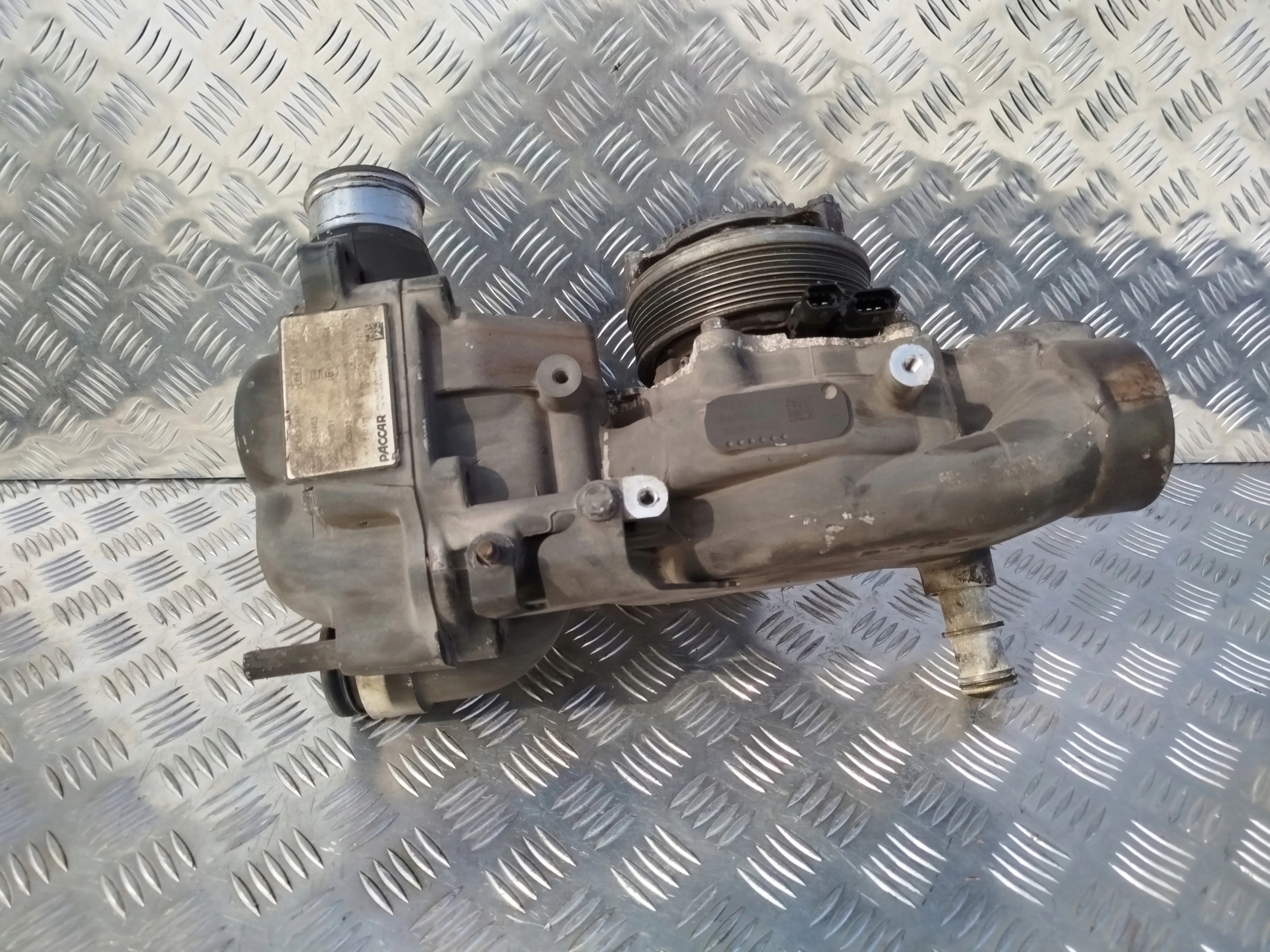 POMPA WODY DAF XF 106 - obrazek 2