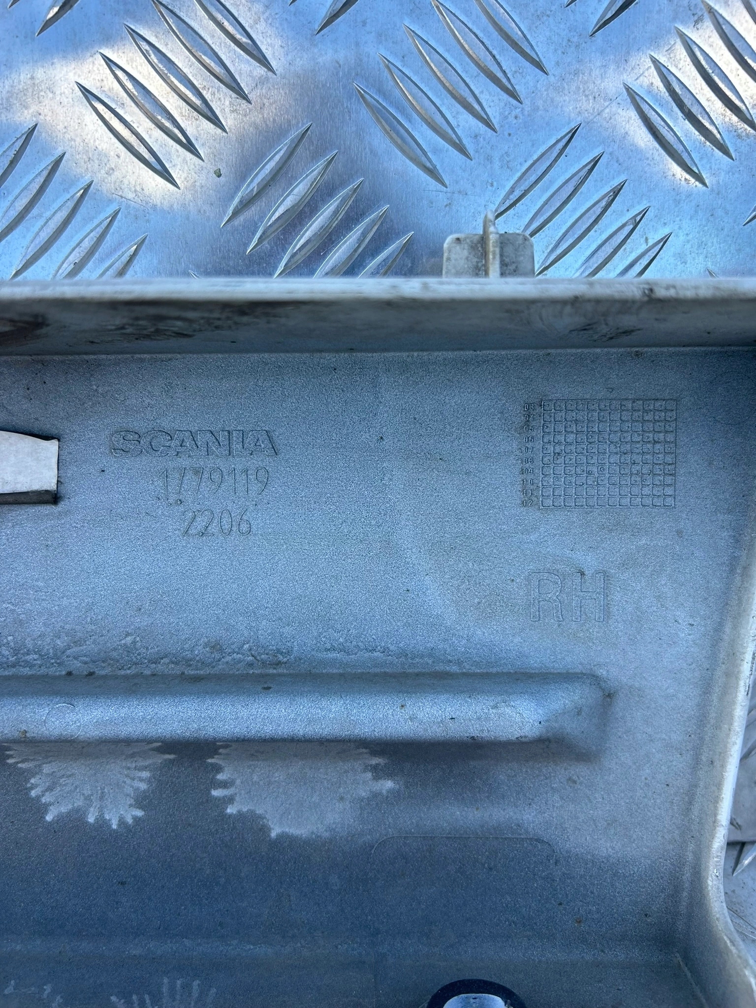 OSŁONA STOPNIA STOPNICA SCANIA R - obrazek 3