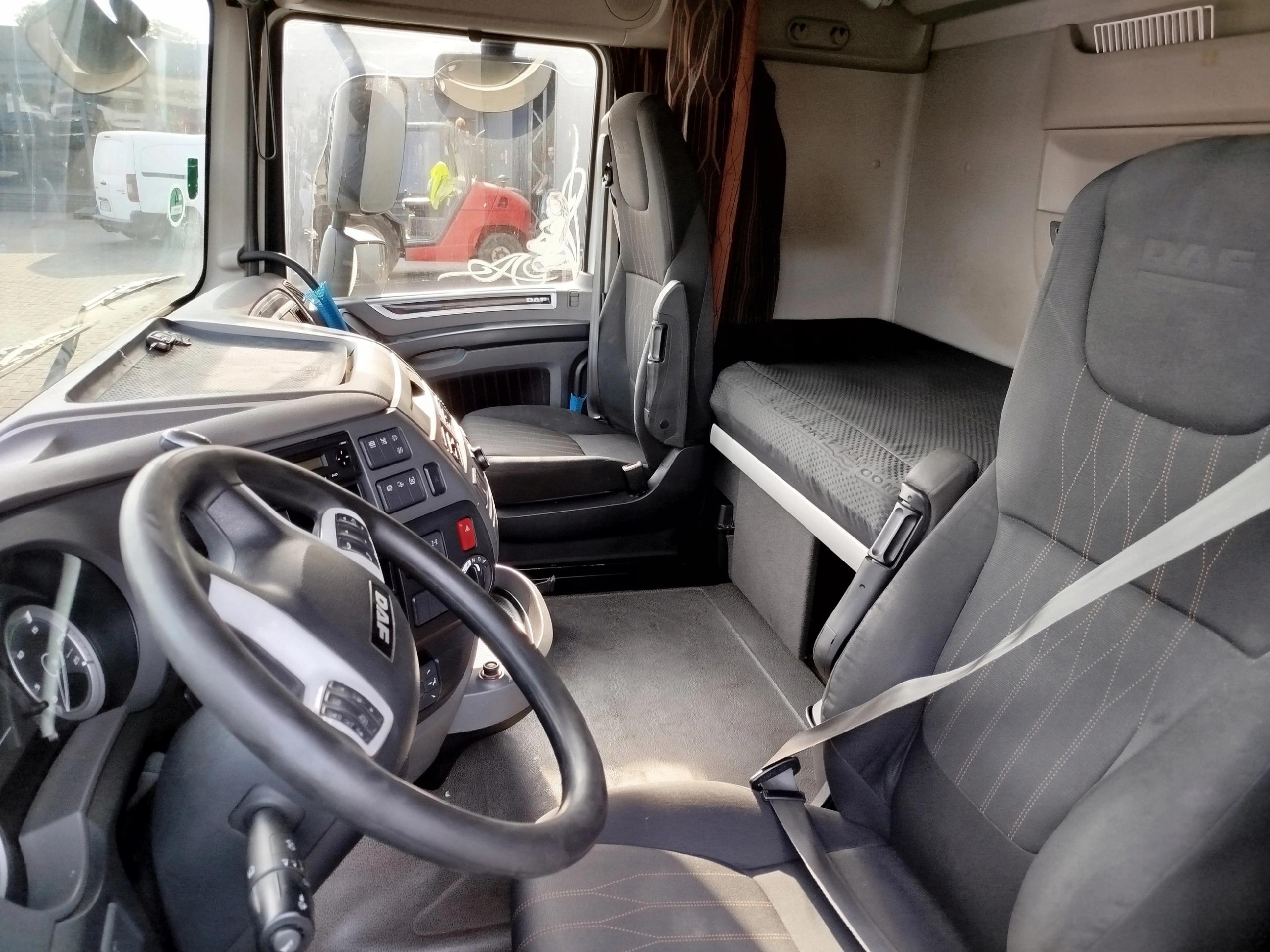 KABINA DAF XF 106 LIFT - obrazek 8