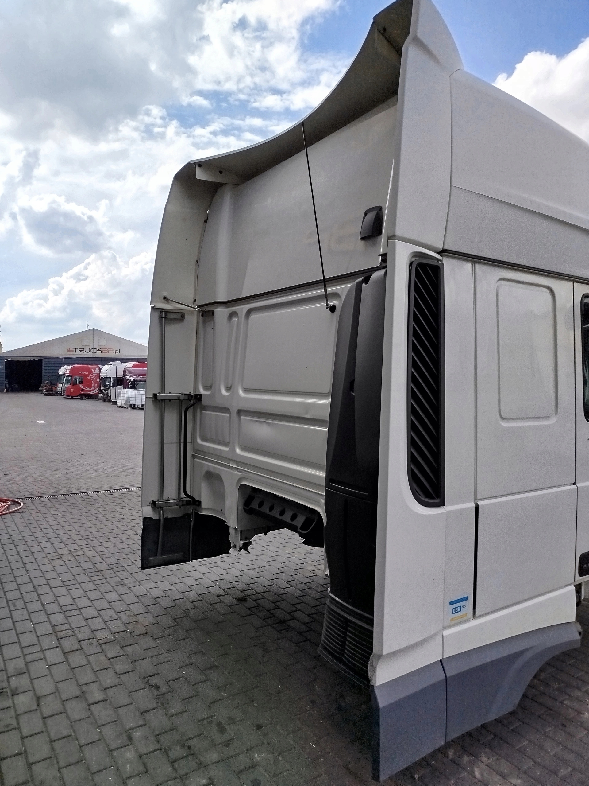 KABINA DAF XF 106 LIFT - obrazek 4