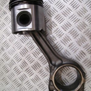 TŁOK Z KORBOWODEM SCANIA 420 EURO 4 NA 4 ŚRUBY