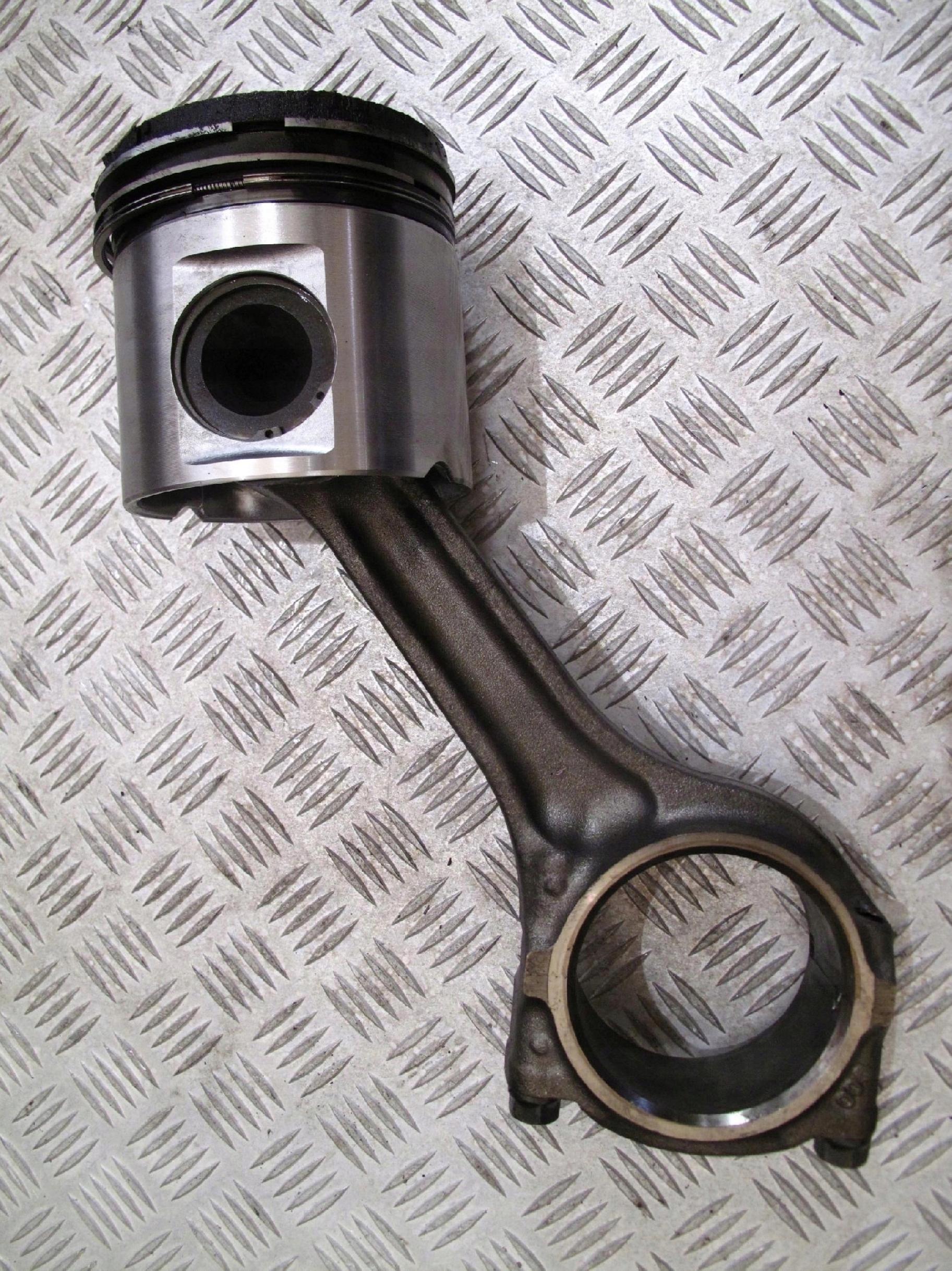 TŁOK Z KORBOWODEM SCANIA 420 EURO 4 NA 4 ŚRUBY