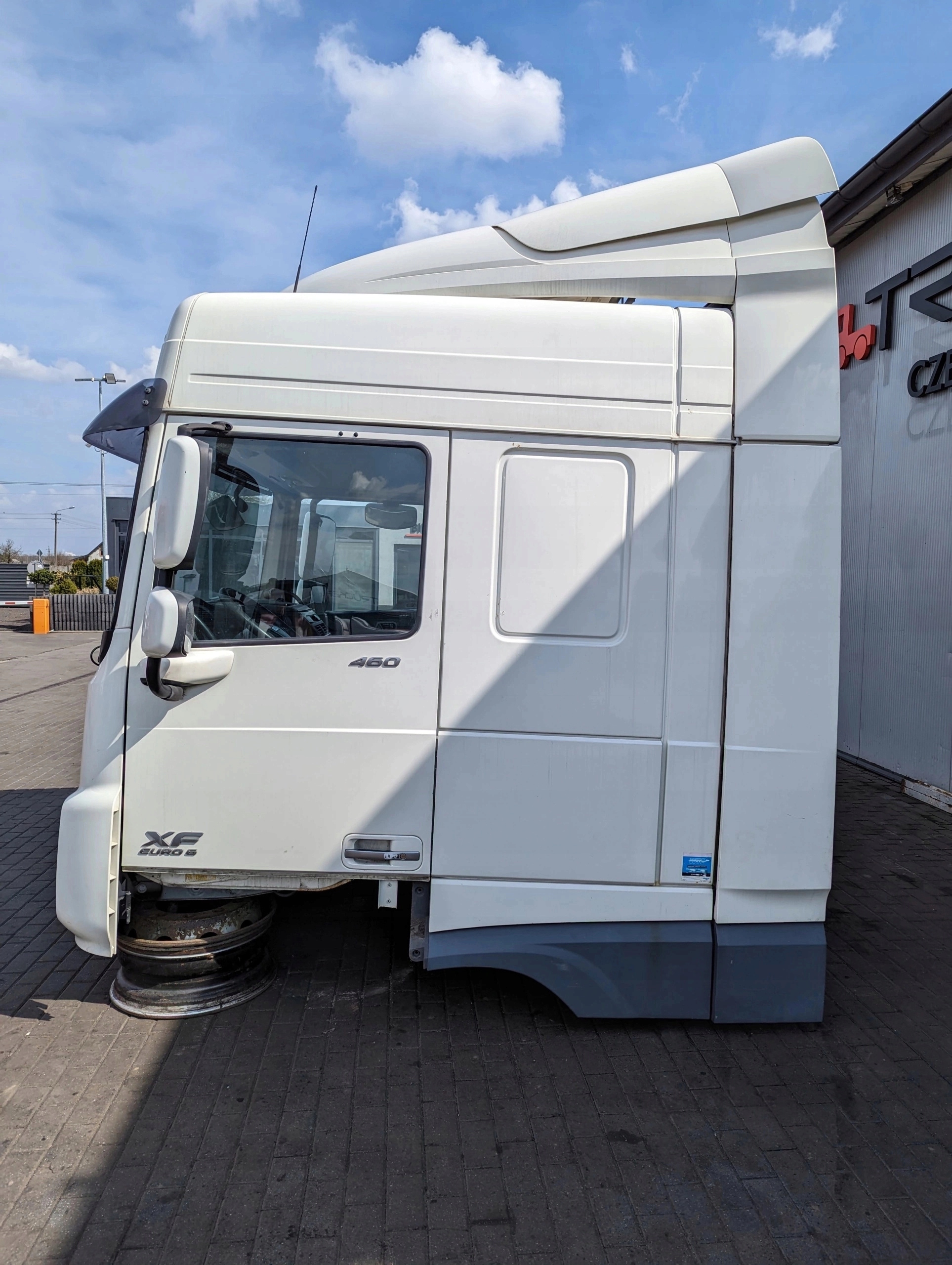 KABINA DAF XF 106 SC - obrazek 2