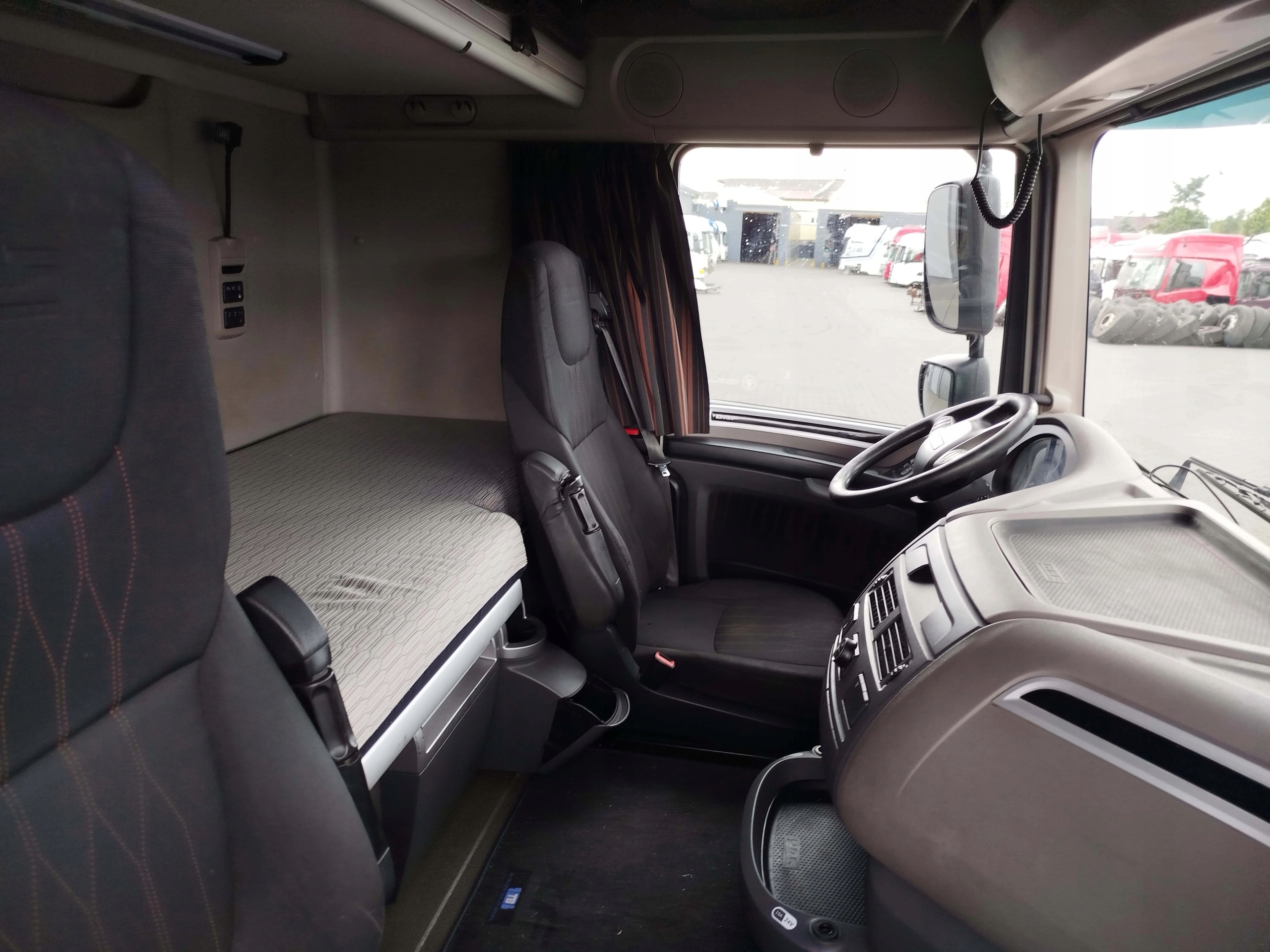 KABINA DAF XF 106 LIFT - obrazek 9