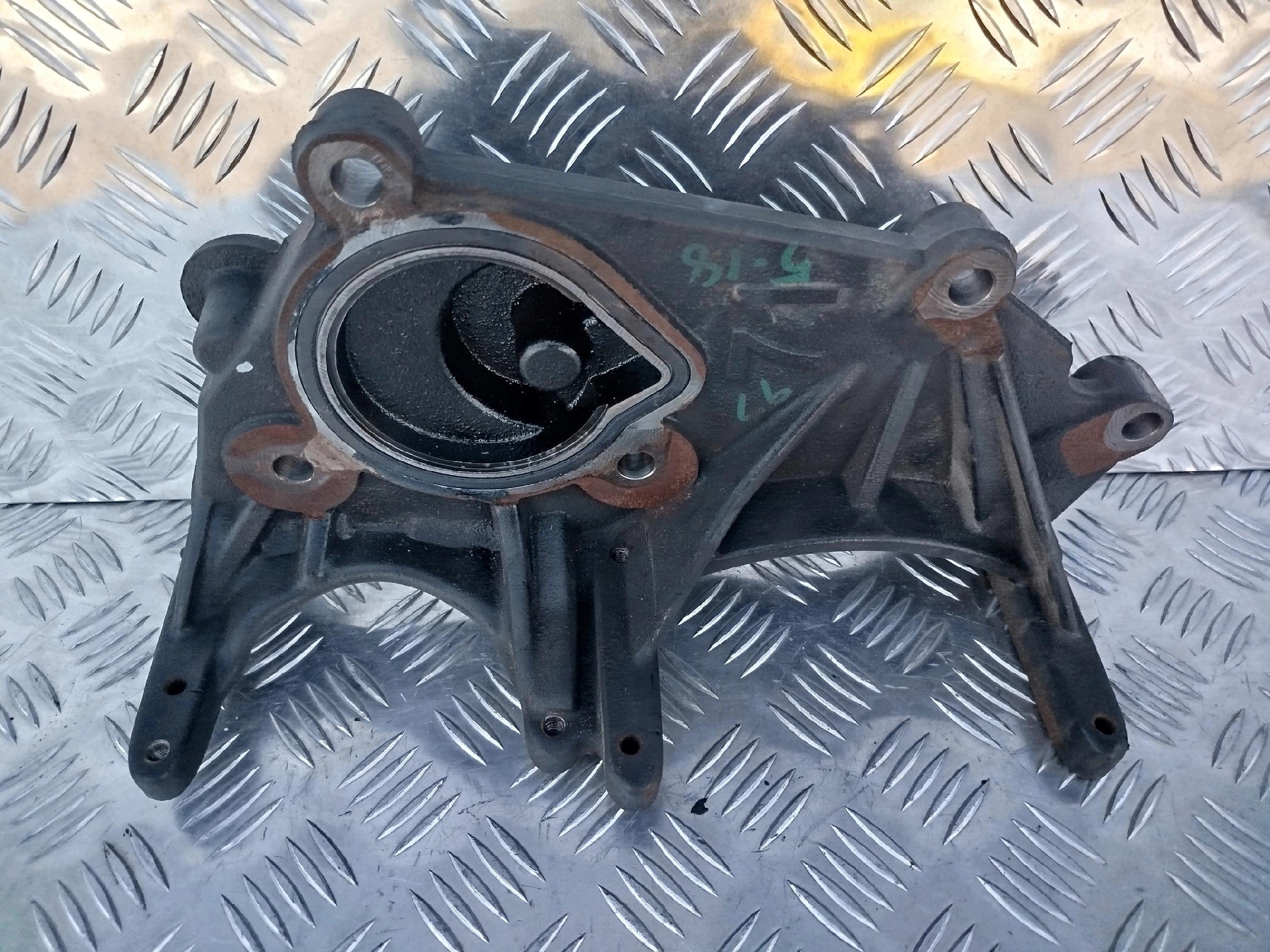 WSPORNIK PODSTAWA ALTERNATORA SCANIA NTG - obrazek 3