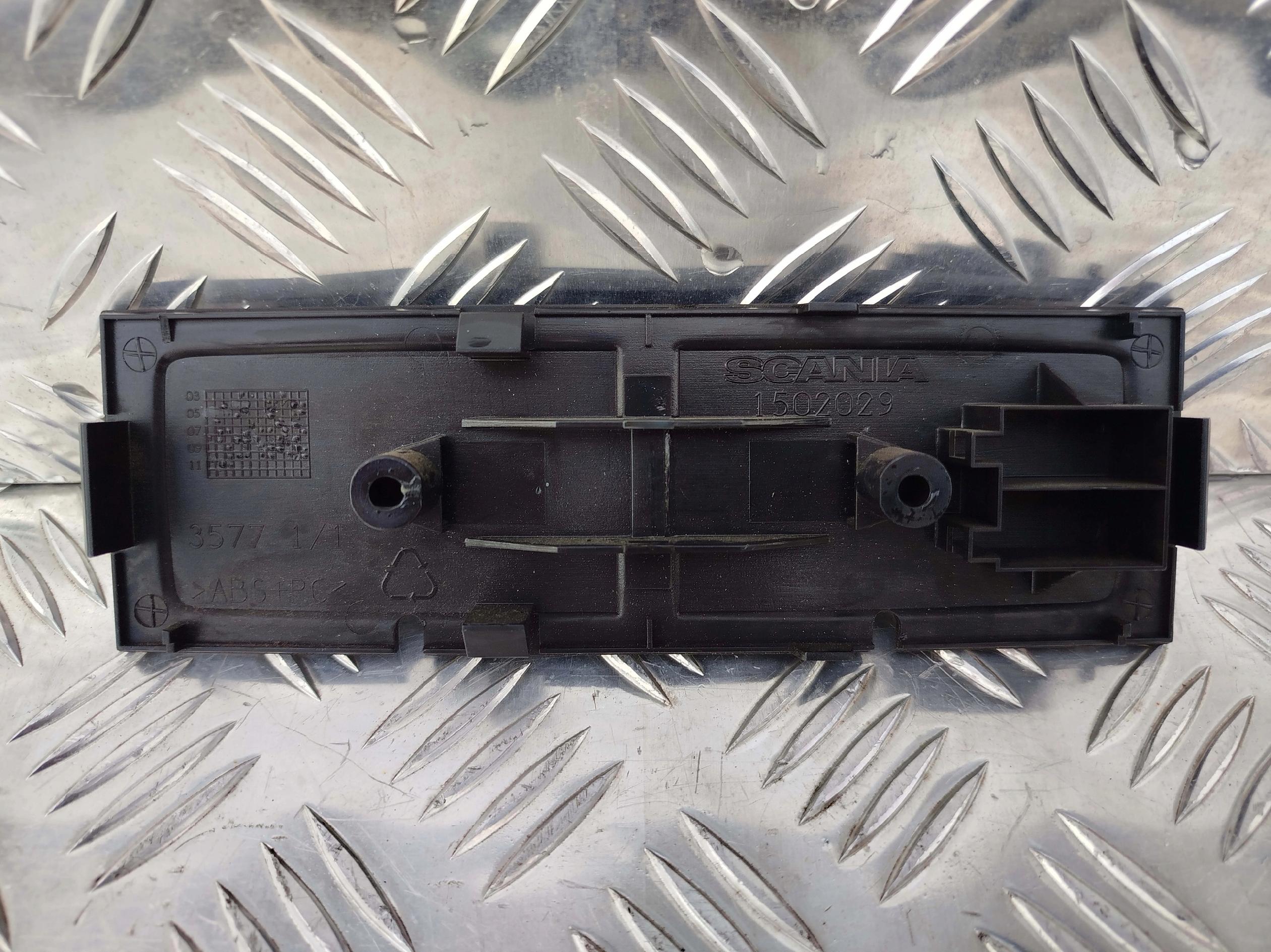 ZAŚLEPKA DESKI GÓRNEJ SCANIA R - obrazek 3