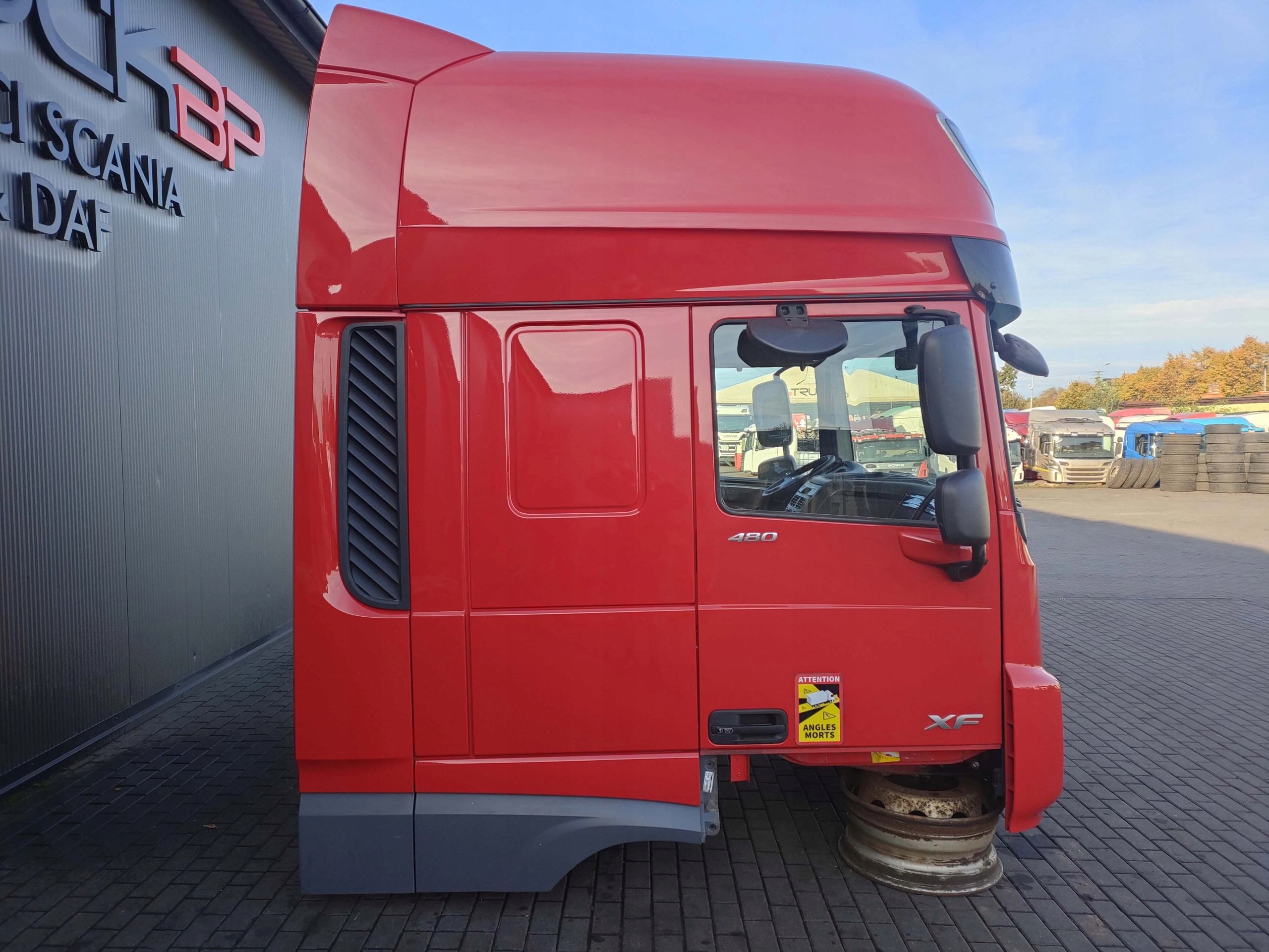 KABINA DAF XF 106 LIFT - obrazek 3