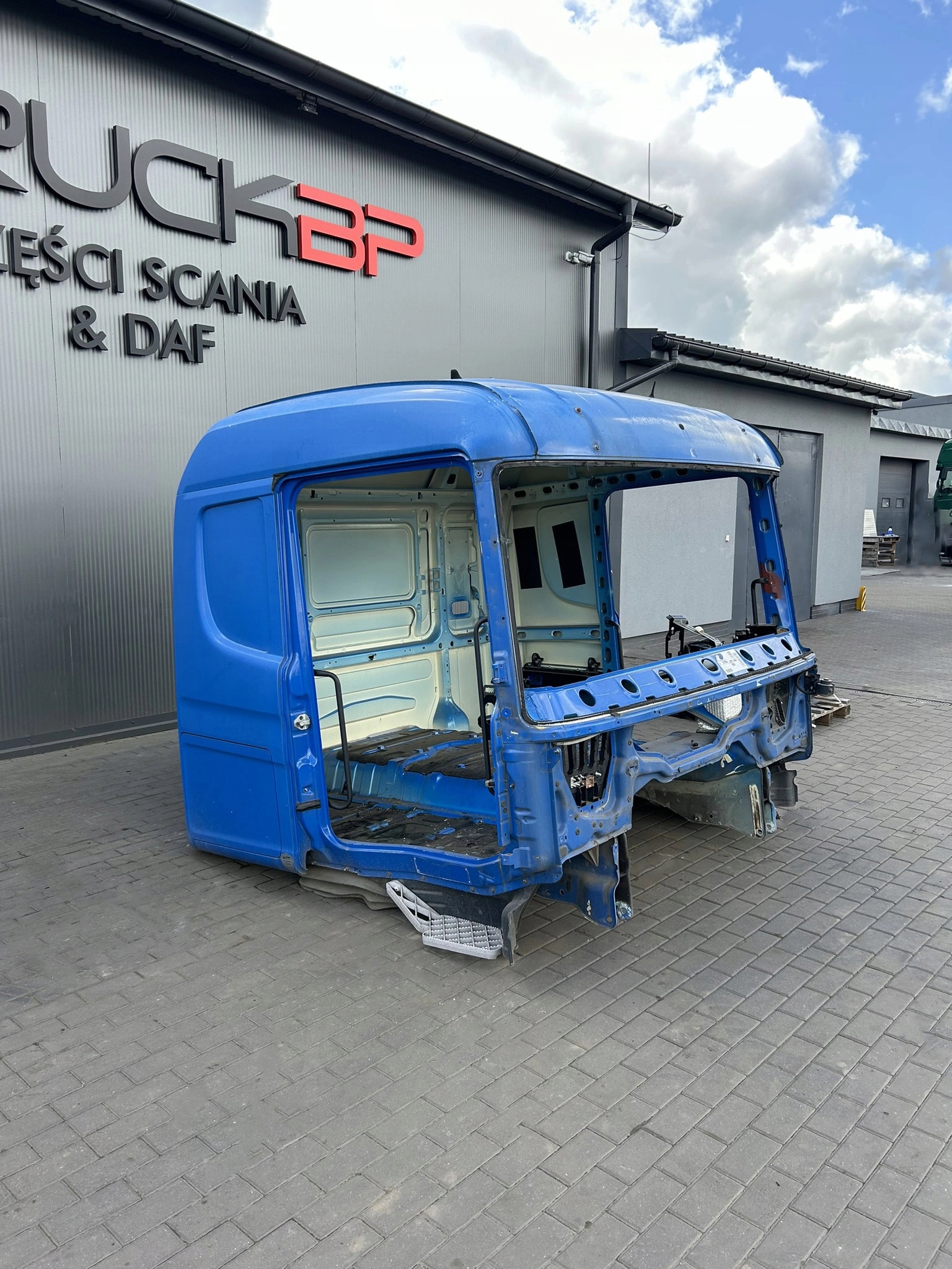 KABINA GOŁA SZKIELET SCANIA CR19 XPI 2013 ROK - obrazek 4