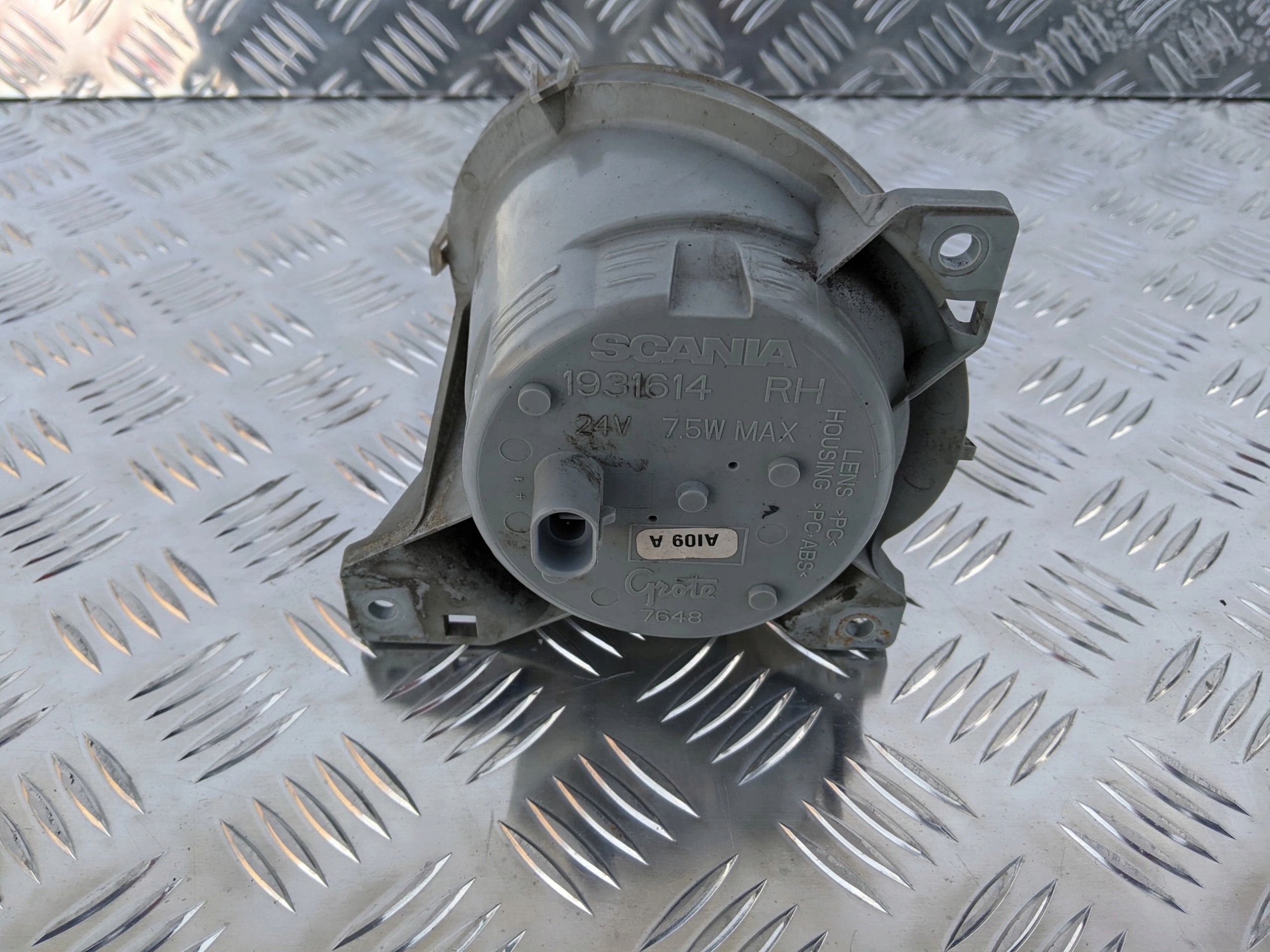 HALOGEN ŚWIATŁO PRZECIWMGŁOWE SCANIA R PRAWY - obrazek 8