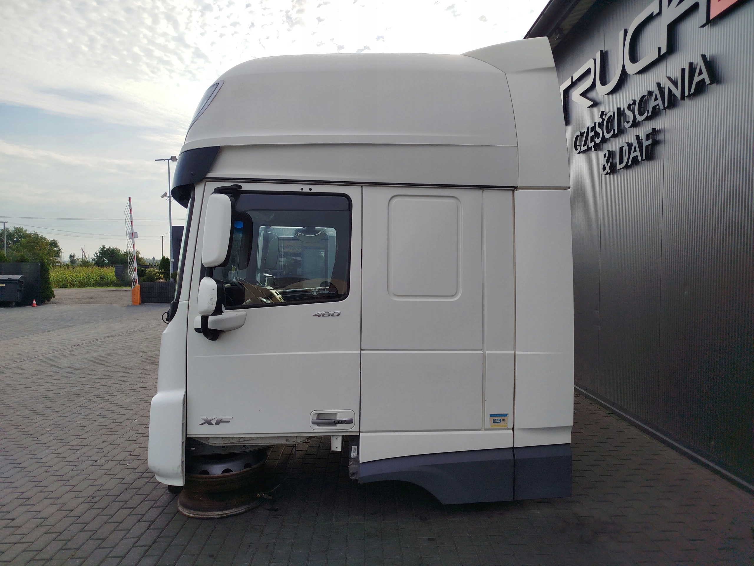 KABINA DAF XF 106 LIFT - obrazek 6