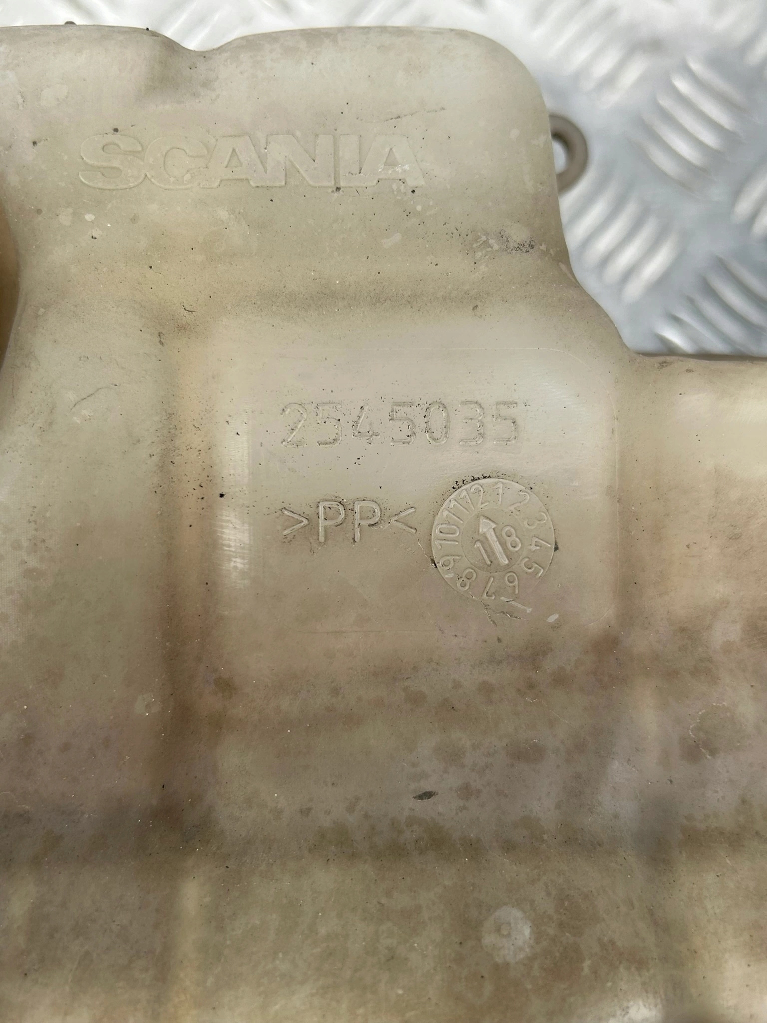 ZBIORNICZEK WYRÓWNAWCZY PŁYNU CHŁODZĄCEGO SCANIA NTG NOWY MODEL - obrazek 2