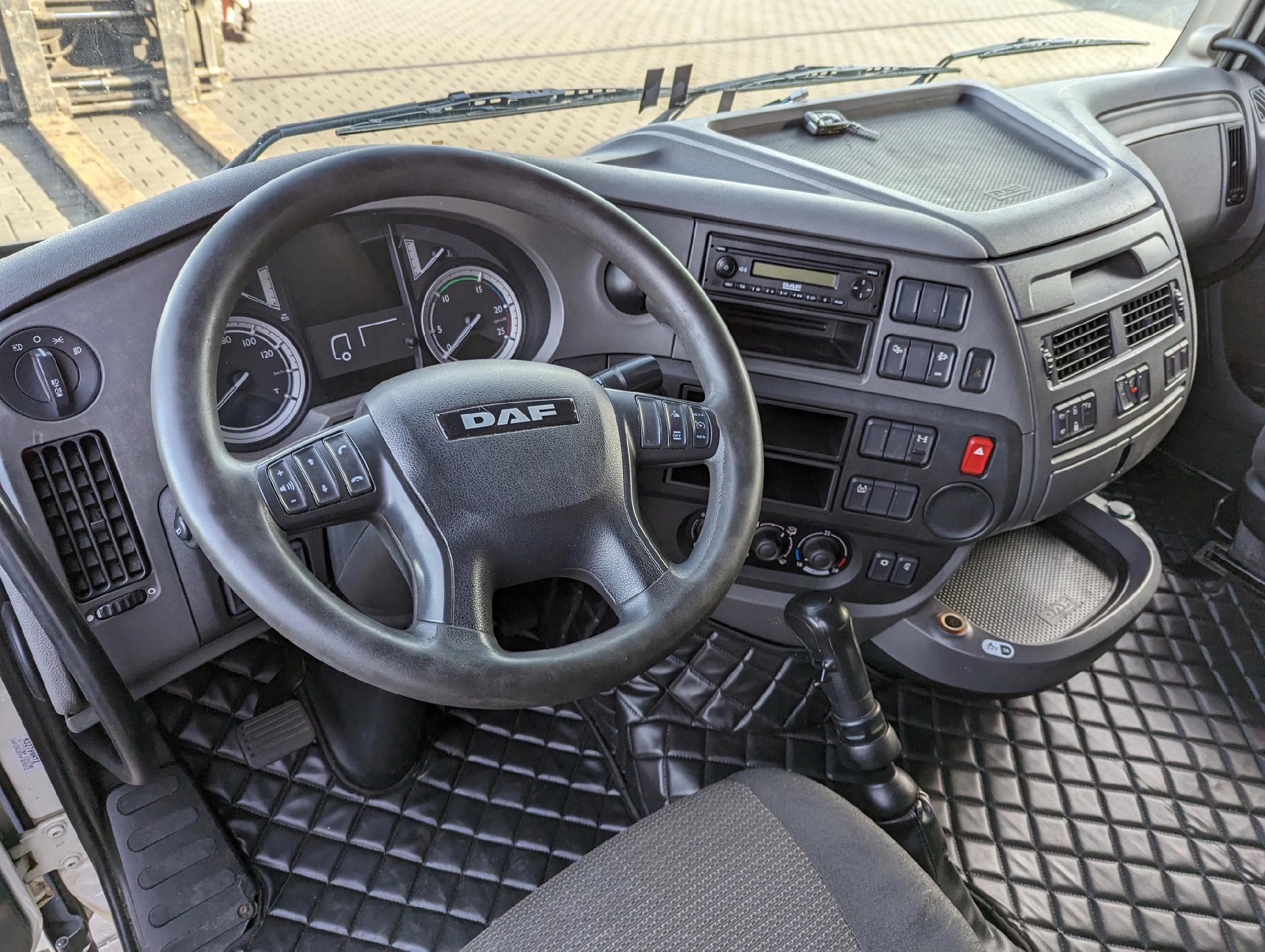 KABINA DAF XF 106 - obrazek 10