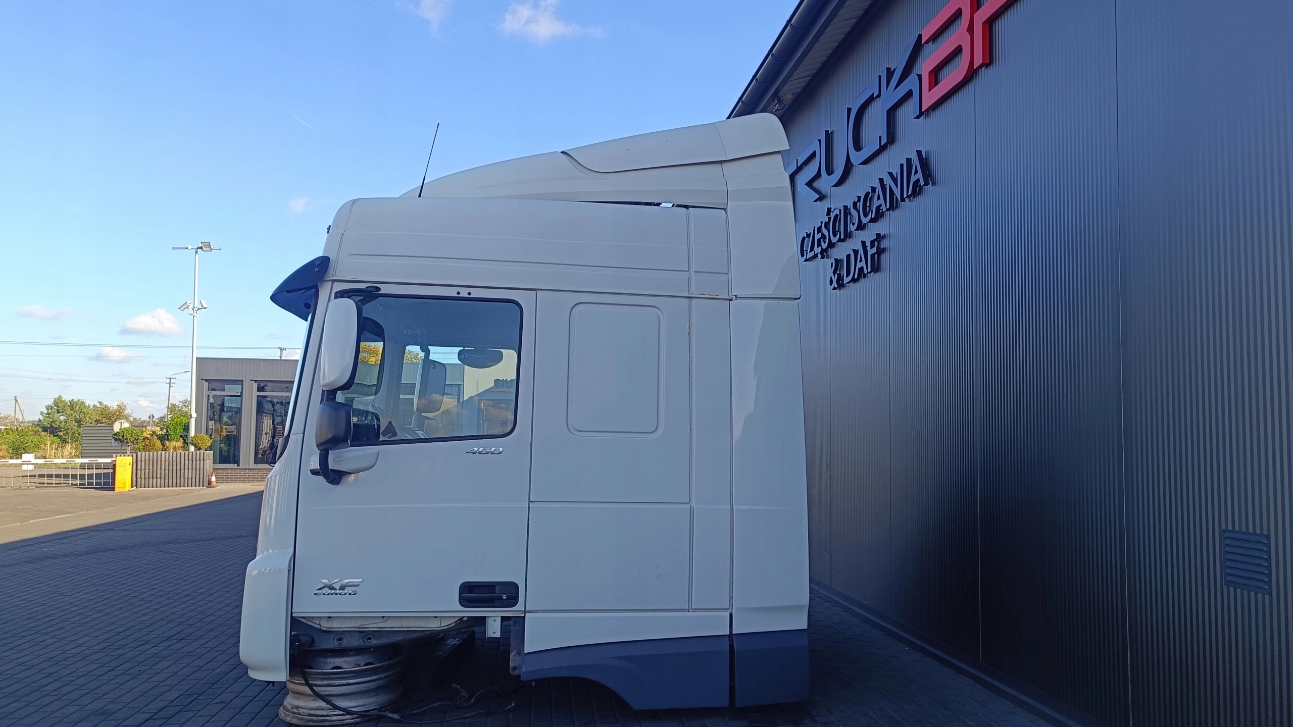 KABINA DAF XF 106 SC - obrazek 3