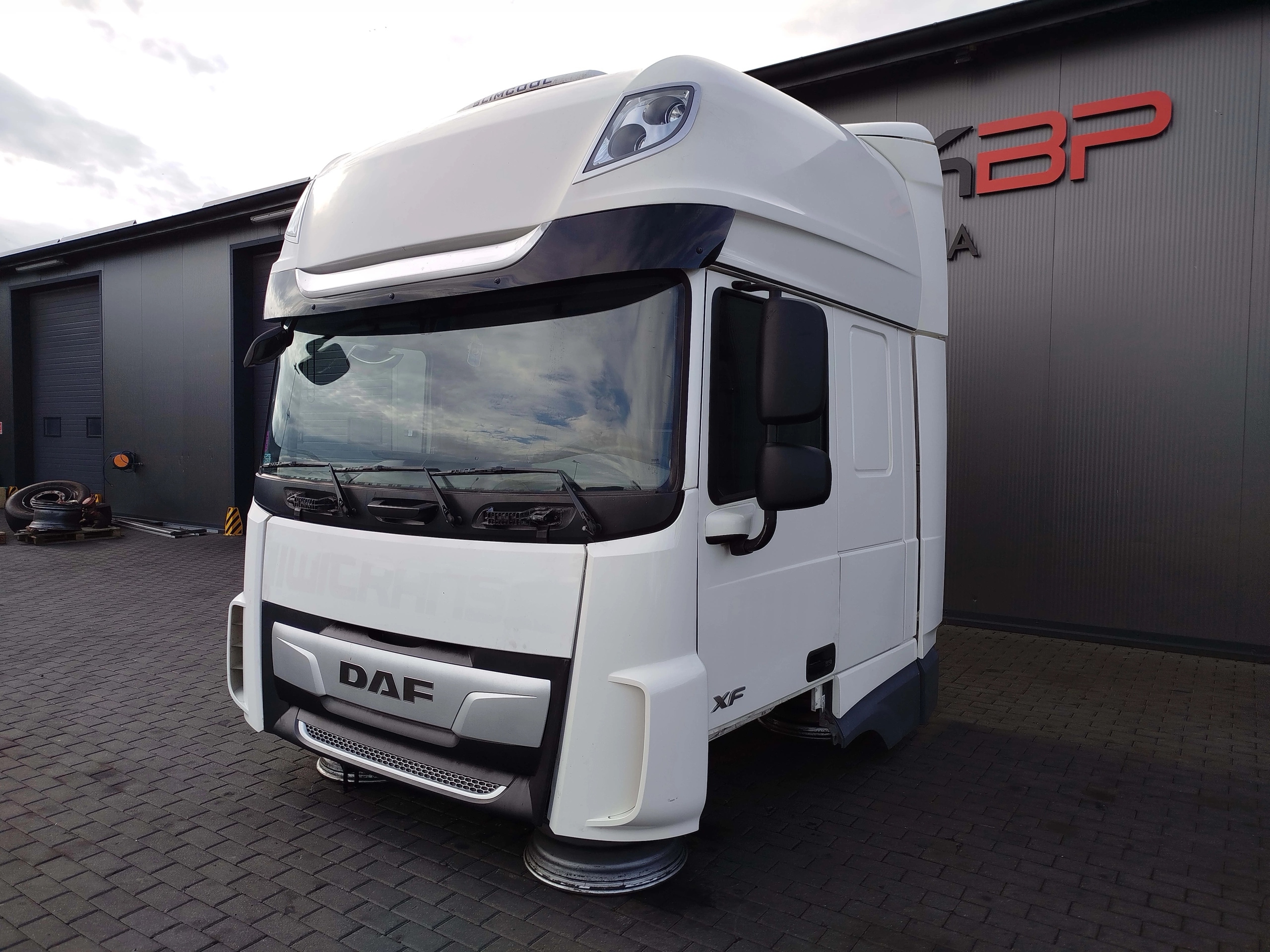 KABINA DAF XF 106 LIFT - obrazek 7