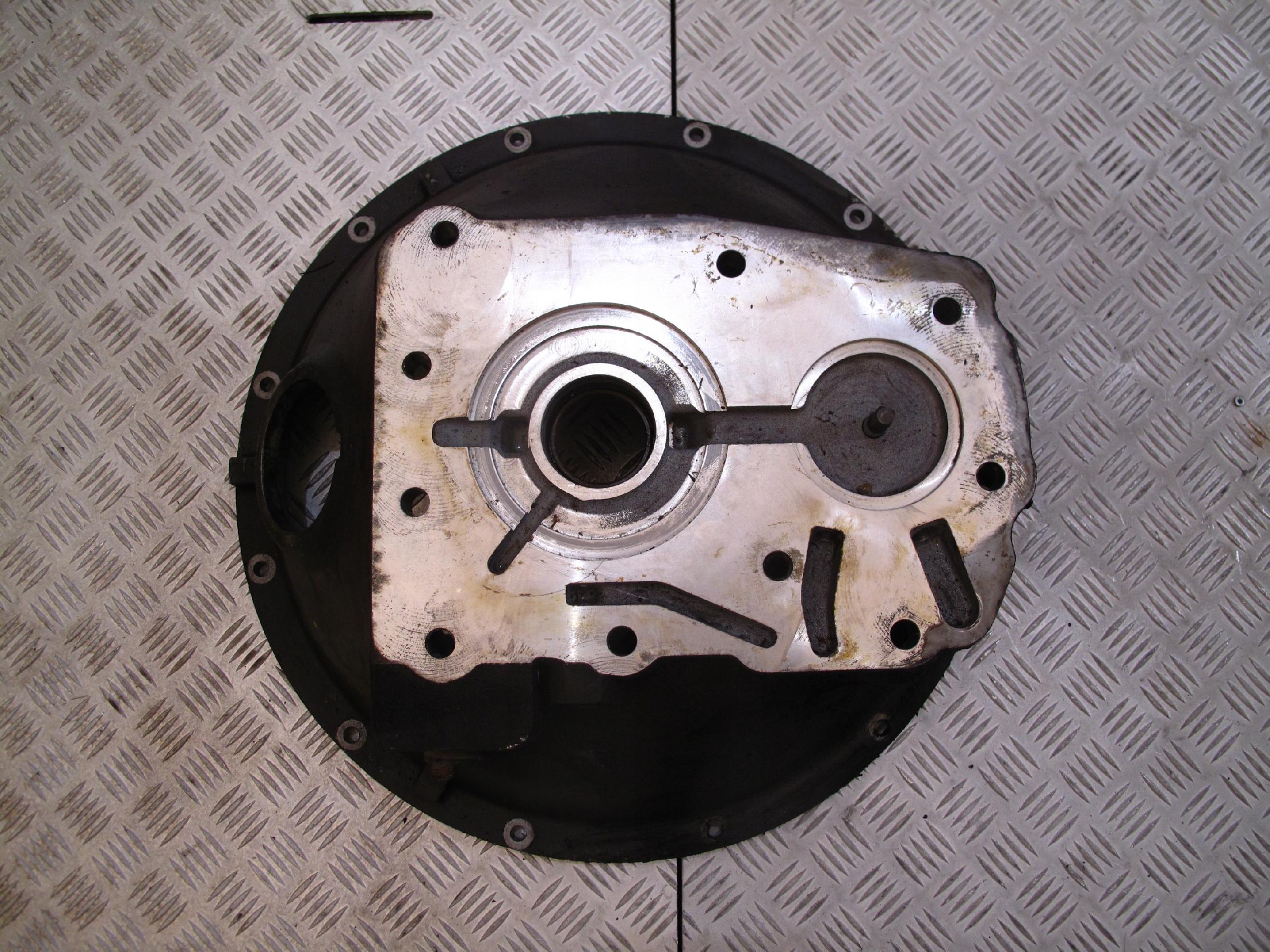 OBUDOWA SPRZĘGŁA SKRZYNI BIEGÓW PRZÓD SCANIA 4 - obrazek 2