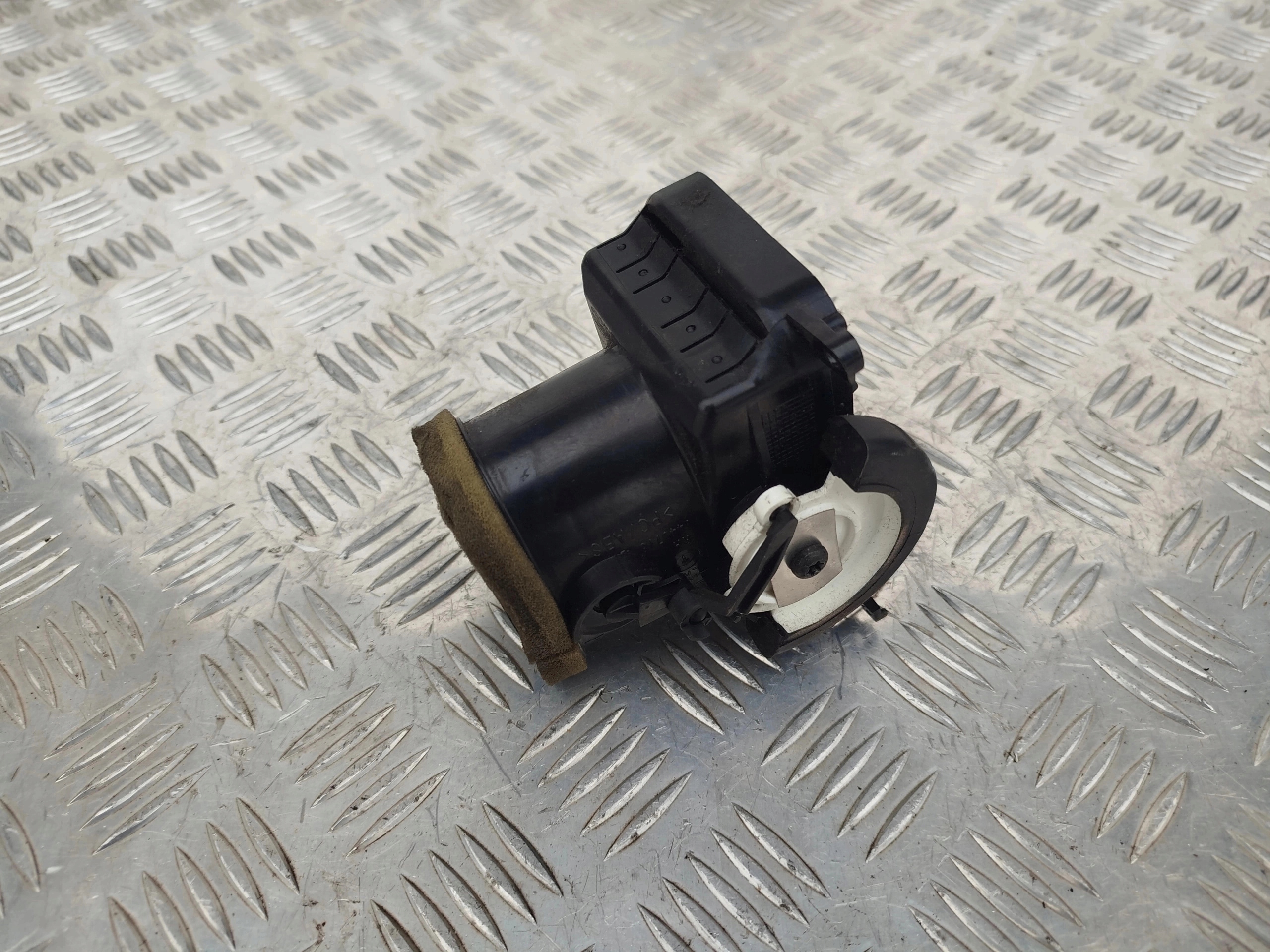 DYFUZOR KRATKA NAWIEWU LEWA SCANIA - obrazek 4