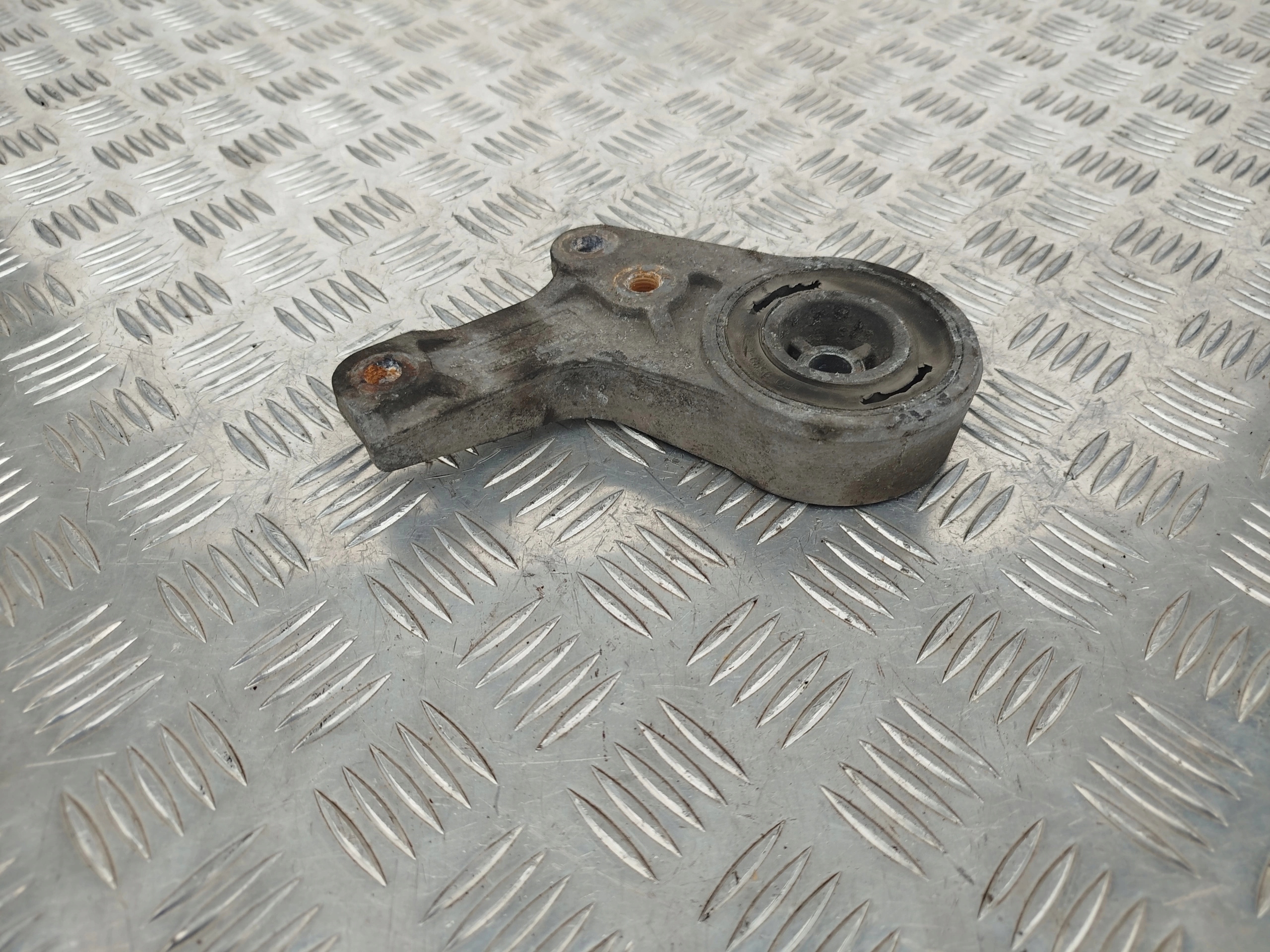 PODUSZKA CHŁODNICY INTERCOOLERA PRAWA SCANIA R HPI