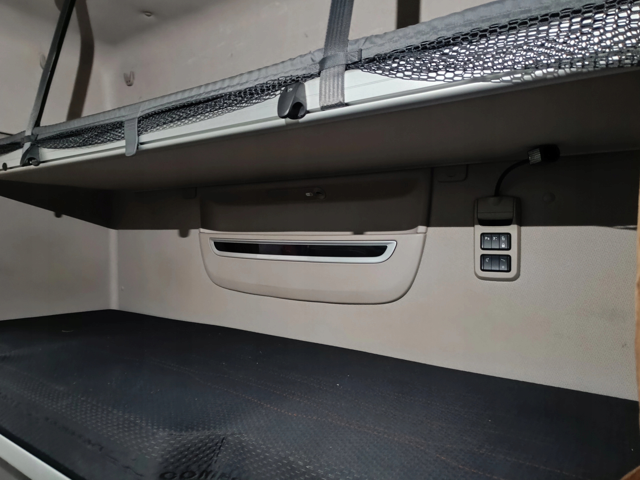 TAPICERKA DACHU ŚCIANA TYLNA DAF XF 106 SPACE CAB LIFT - obrazek 4