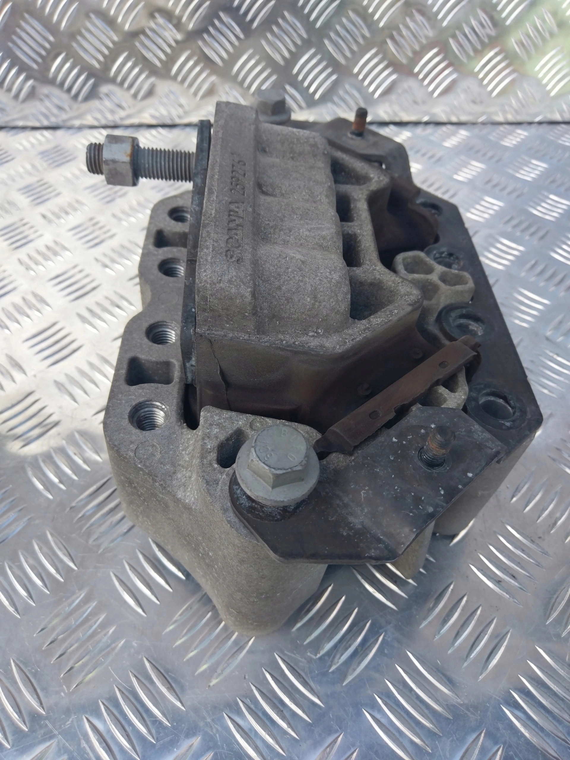 PODUSZKA SKRZYNI BIEGÓW SCANIA NTG - obrazek 3