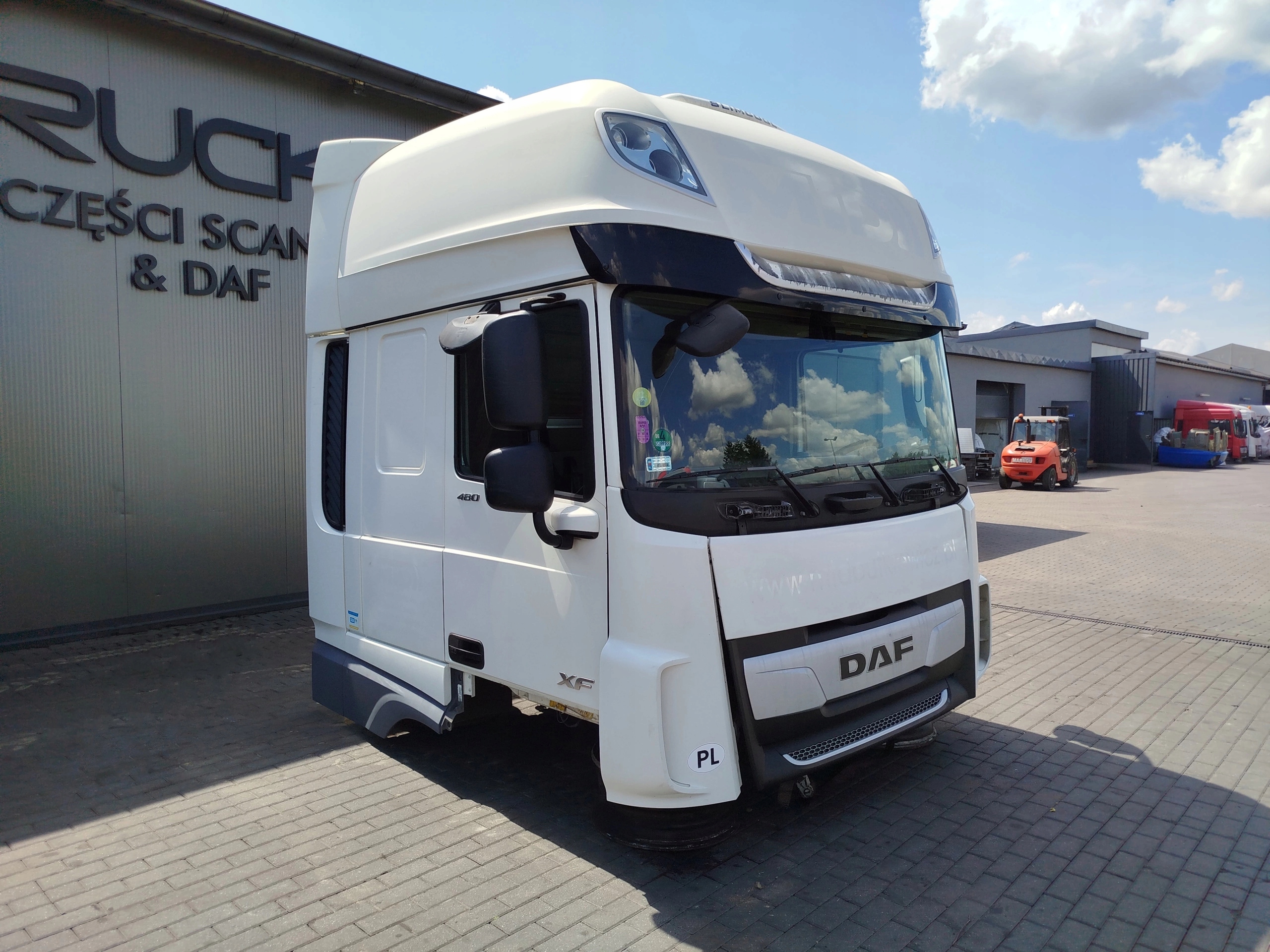 KABINA DAF XF 106 LIFT - obrazek 2