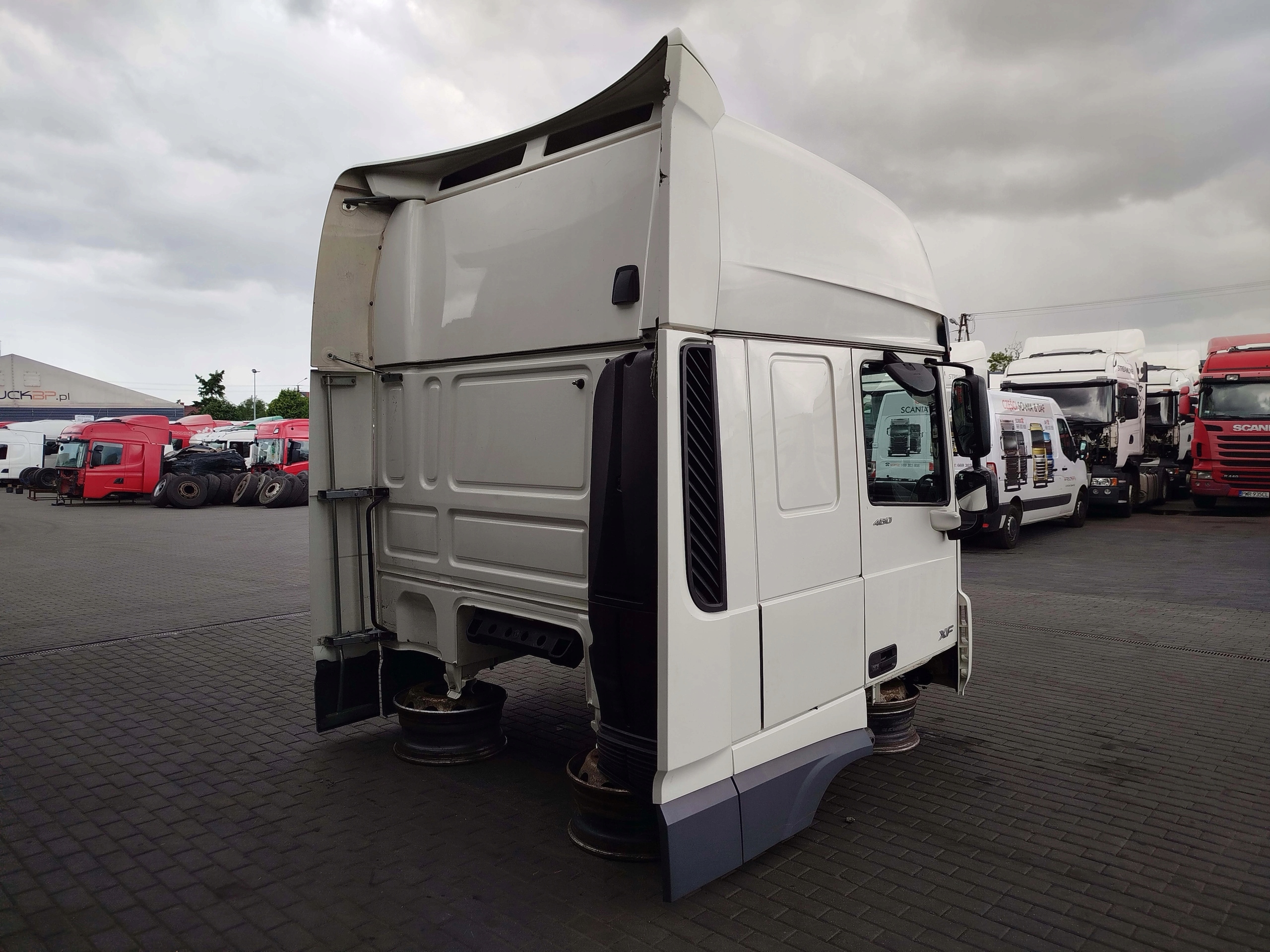 KABINA DAF XF 106 LIFT - obrazek 4