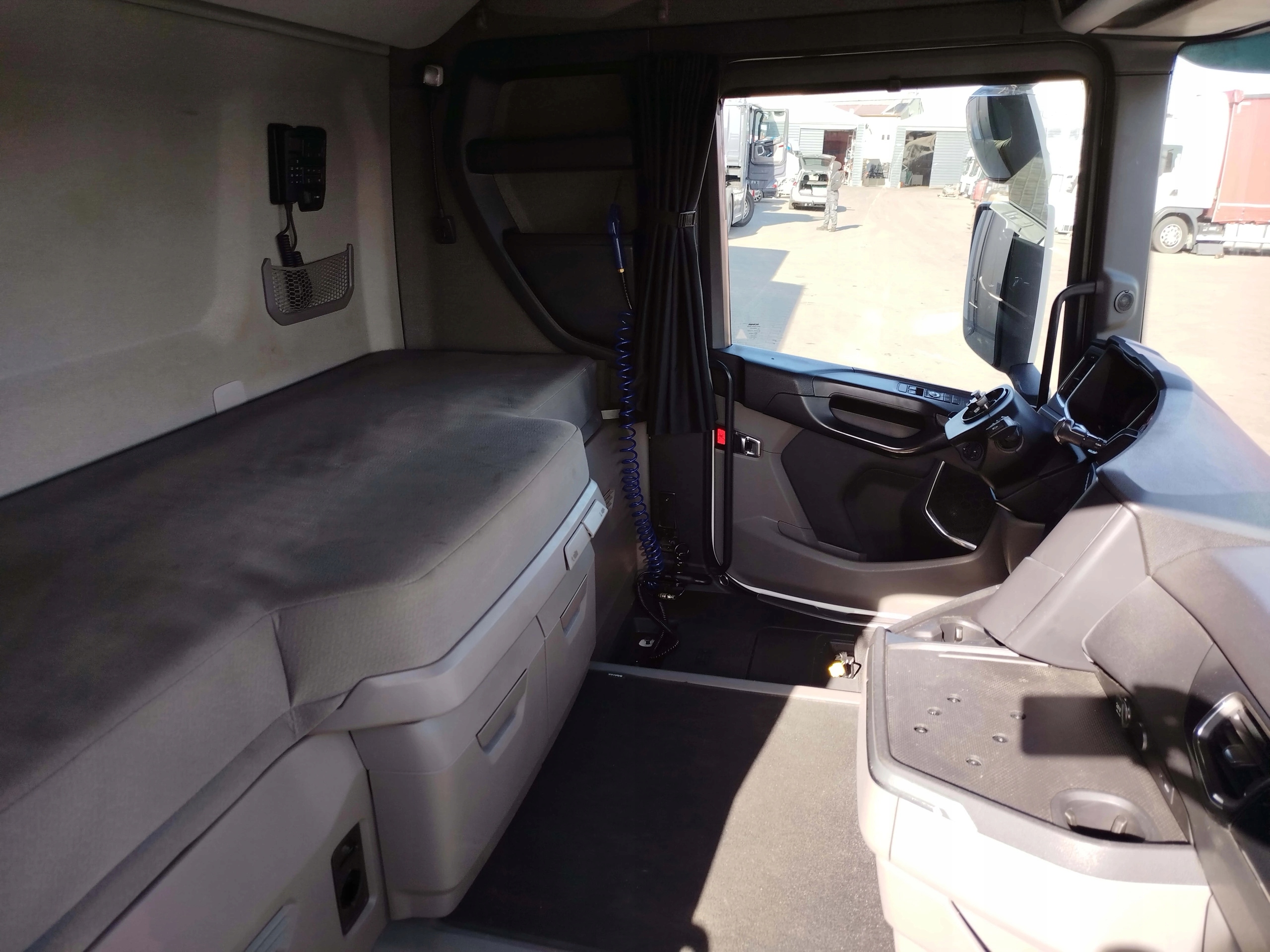 KABINA SCANIA R NTG - obrazek 8