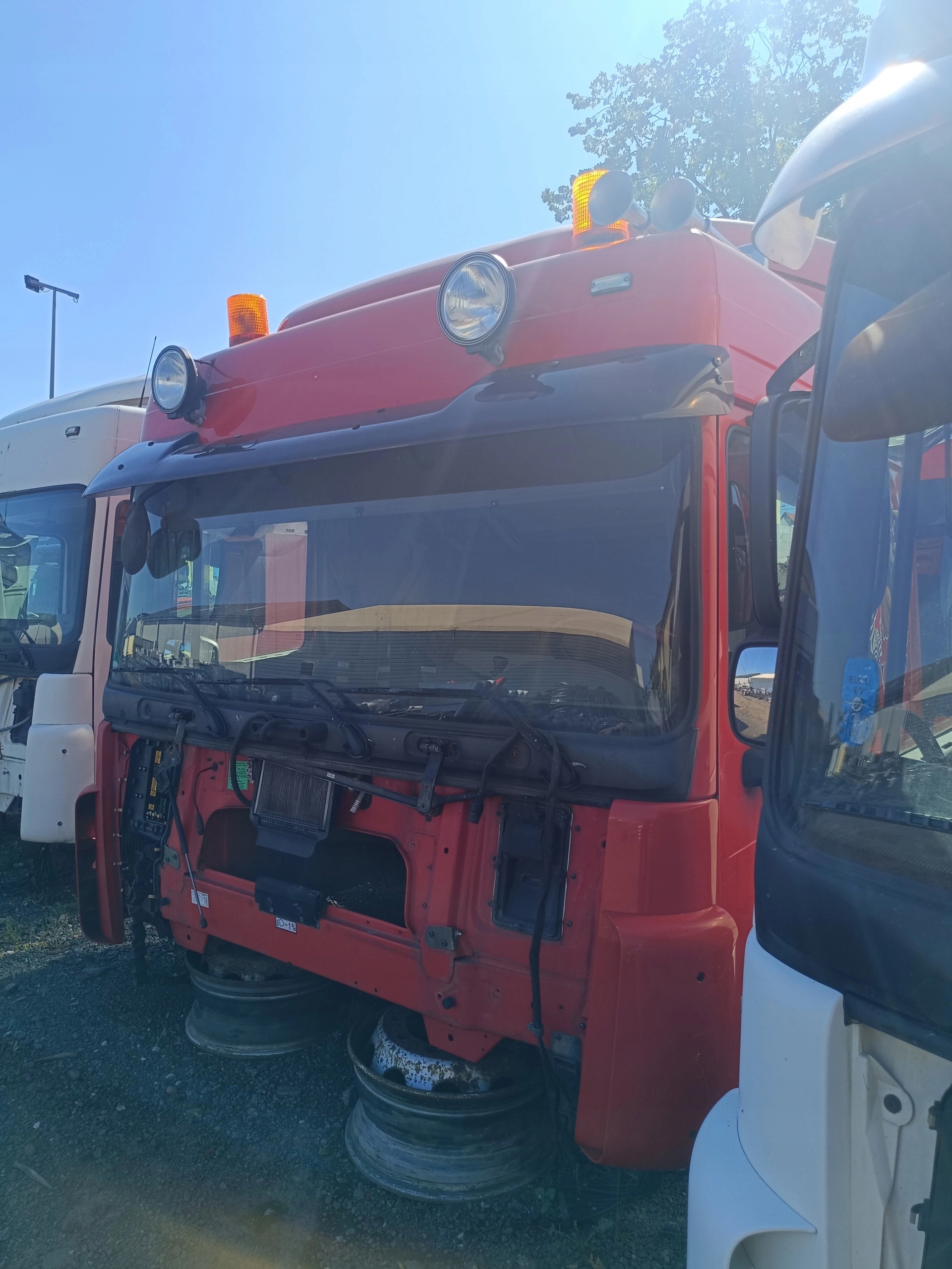 KABINA DAF XF 105 RÓŻNE RODZAJE WYPRZEDAŻ - obrazek 6