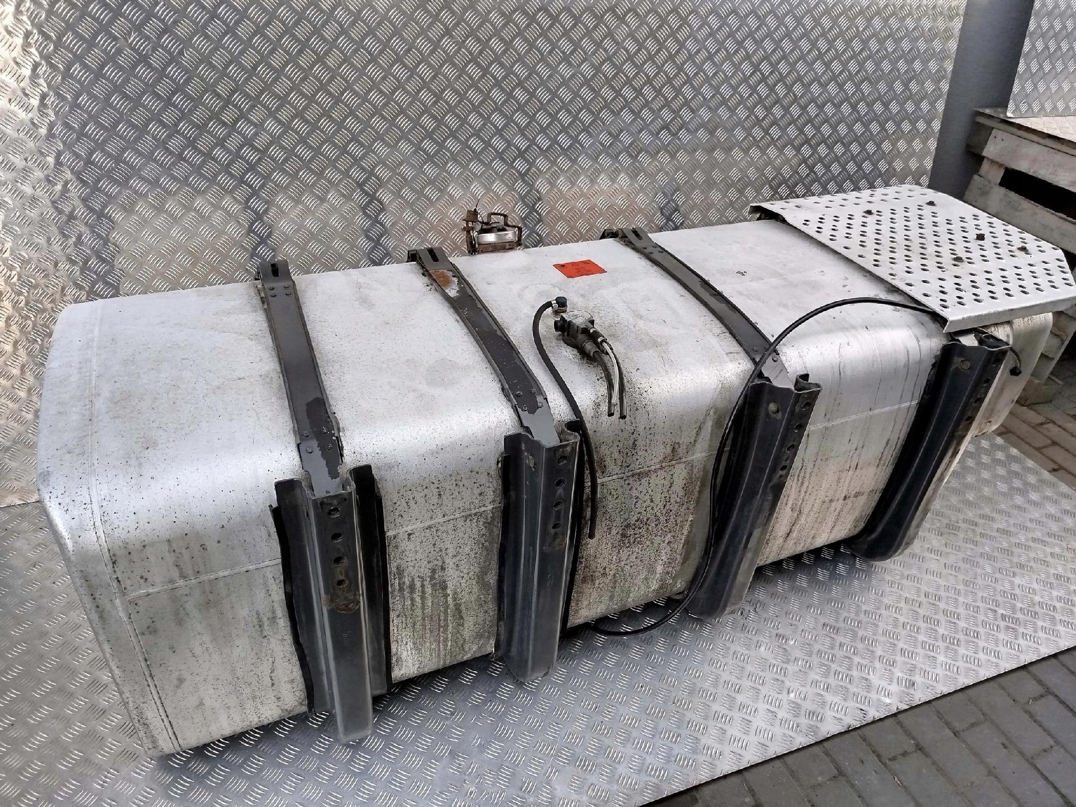 ZBIORNIK PALIWA SCANIA 1000L - obrazek 4