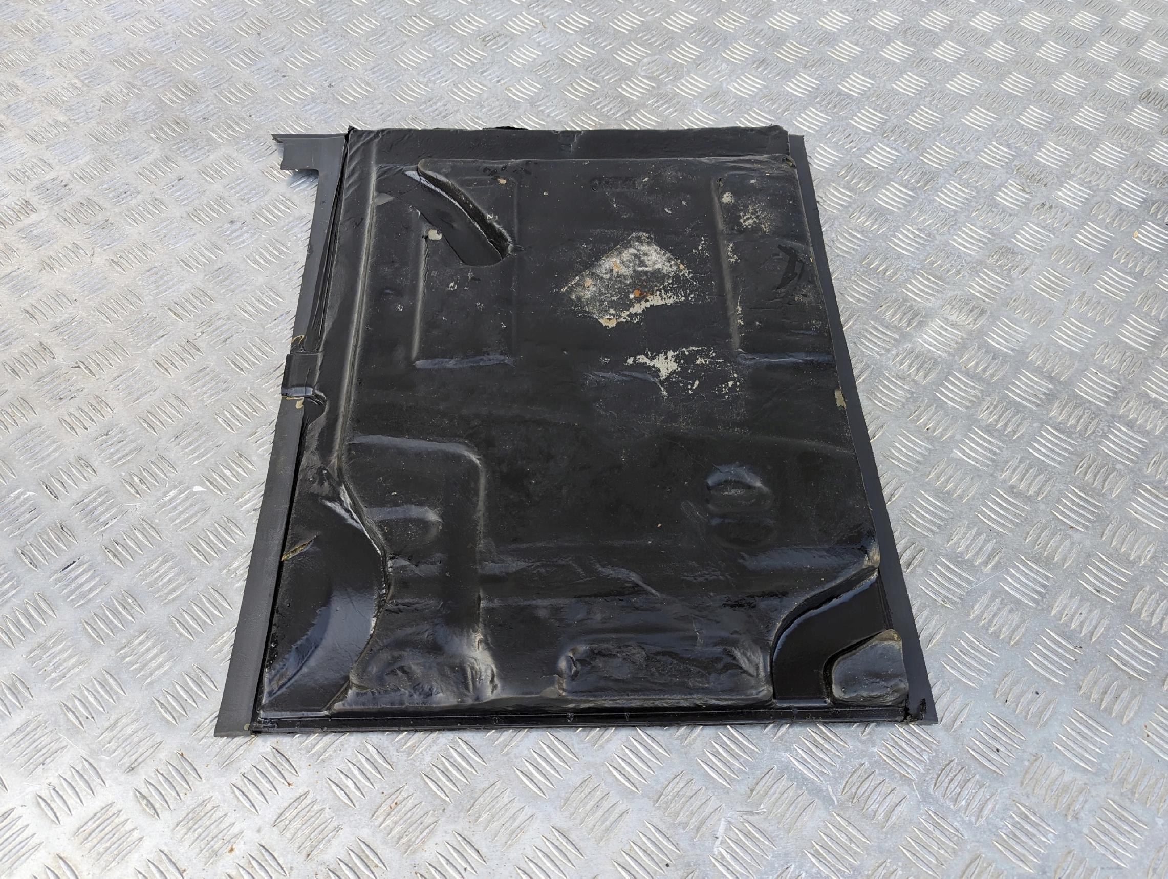 WYKŁADZINA WYGŁUSZENIE GUMA SCHOWKA SCANIA NTG - obrazek 3