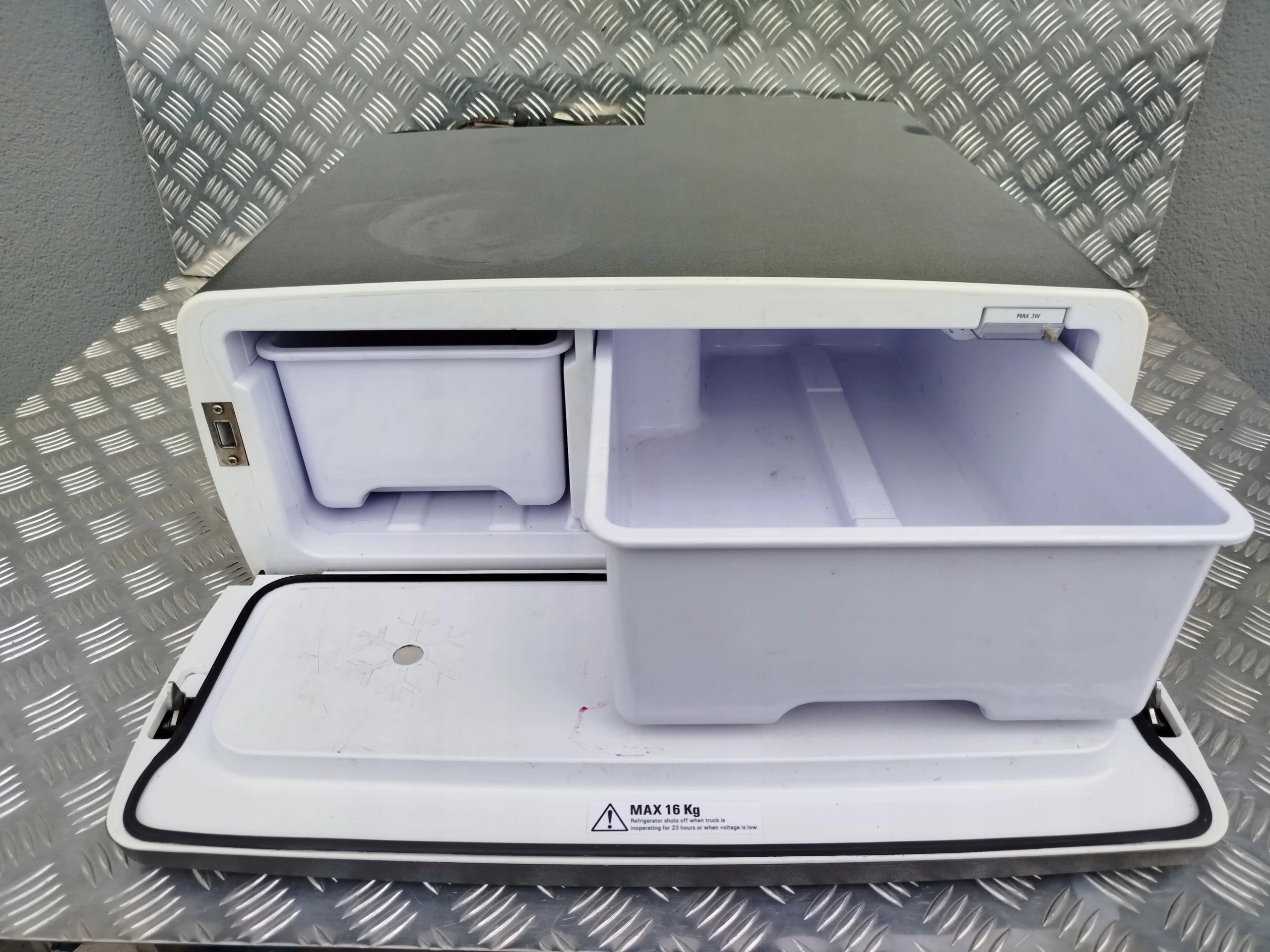 LODÓWKA SCANIA R STREAMLINE - obrazek 3