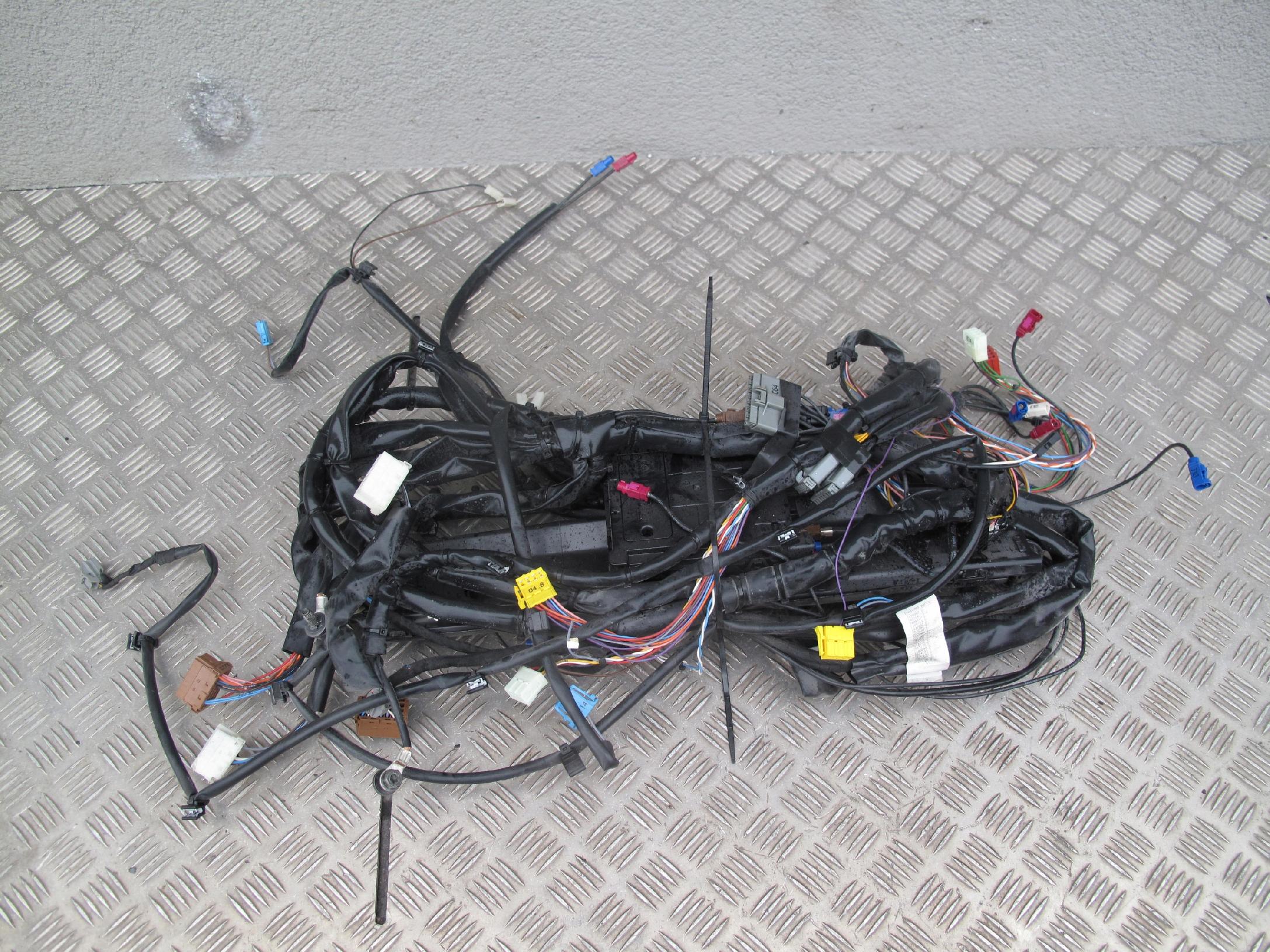 WIĄZKA INSTALACJI GÓRNEGO KOKPITU SCANIA R S - obrazek 4