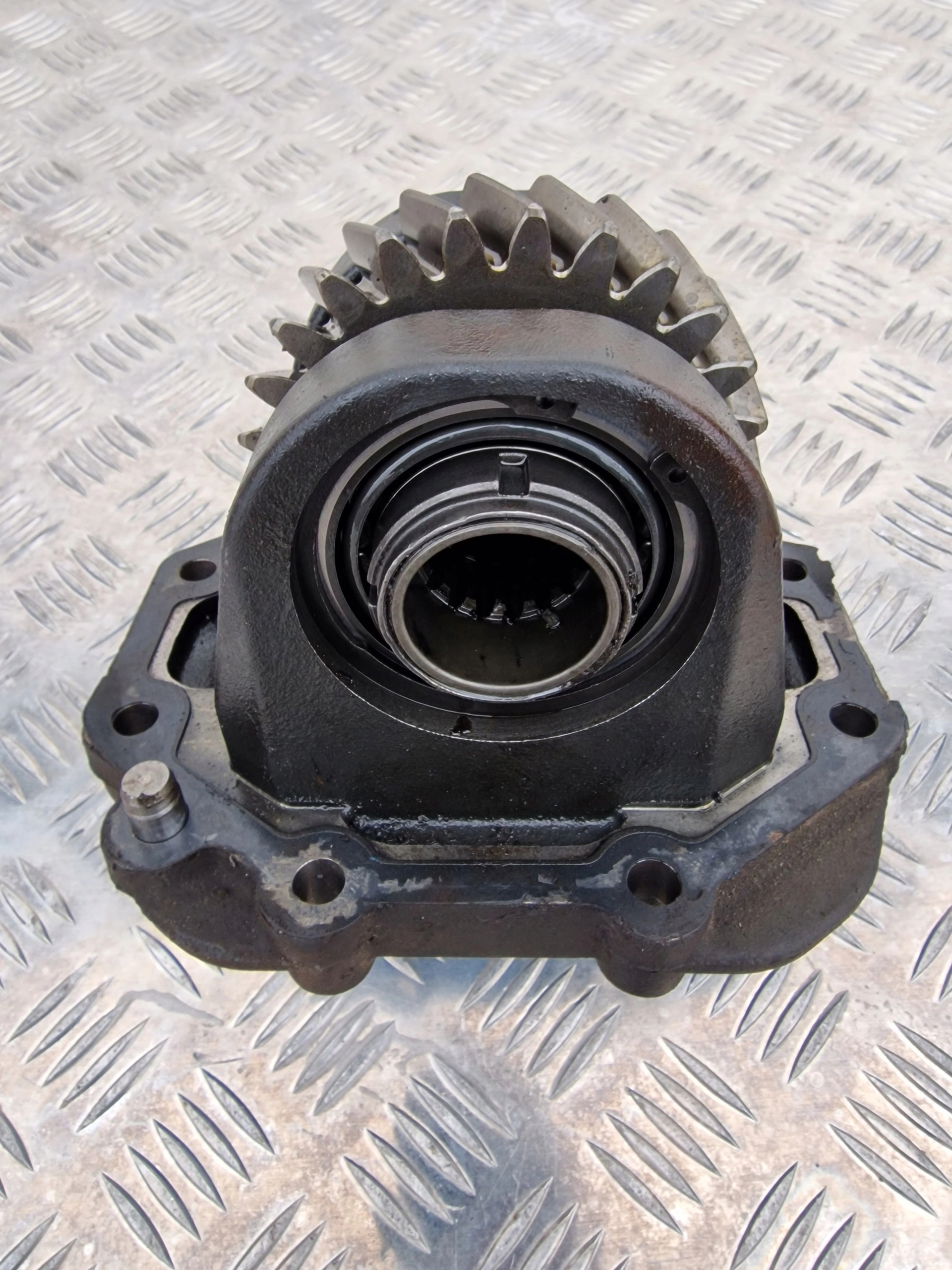 PRZYSTAWKA ODBIORU MOCY SCANIA GRS 905 - obrazek 3