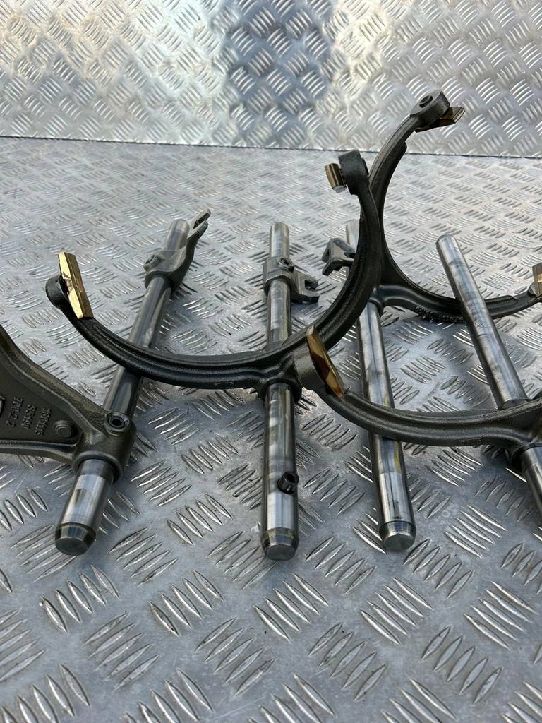 ZESTAW WAŁKÓW SKYRZNI BIEGÓW SCANIA GRS 905 R - obrazek 13