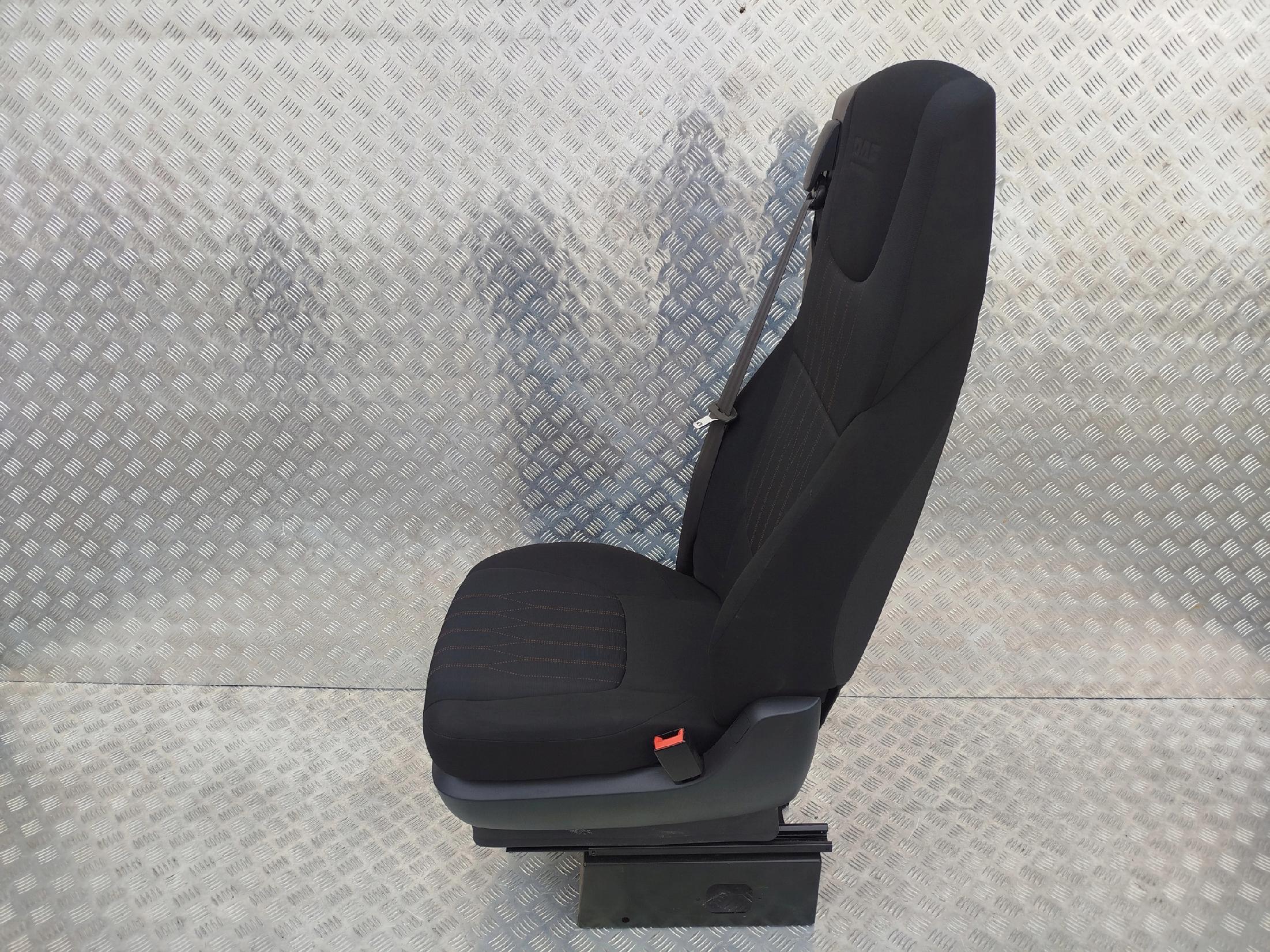 FOTEL PASAŻERA SZTYWNY DAF XF 106 LIFT - obrazek 6