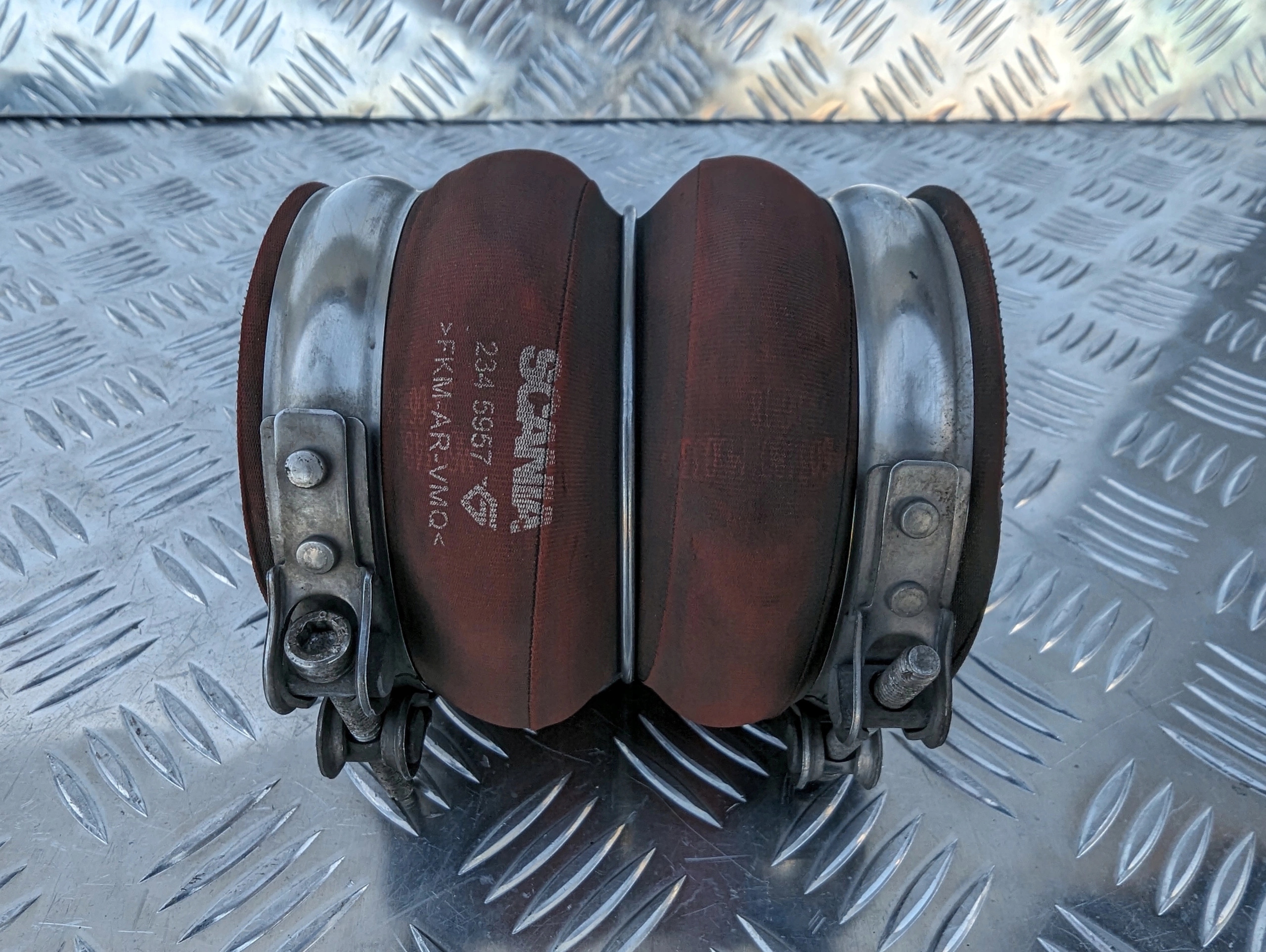 RURA GUMA ŁĄCZNIK INTERCOOLERA SCANIA P NTG - obrazek 2