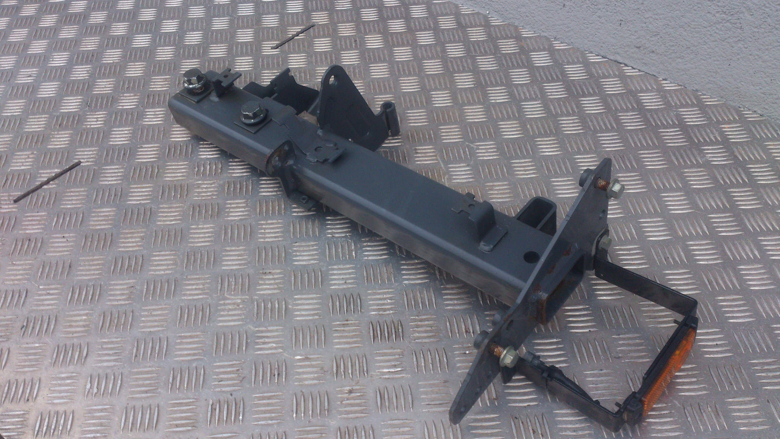 MOCOWANIE BŁOTNIKA Z LAMPĄ OBRYSOWĄ DAF XF 106 - obrazek 3