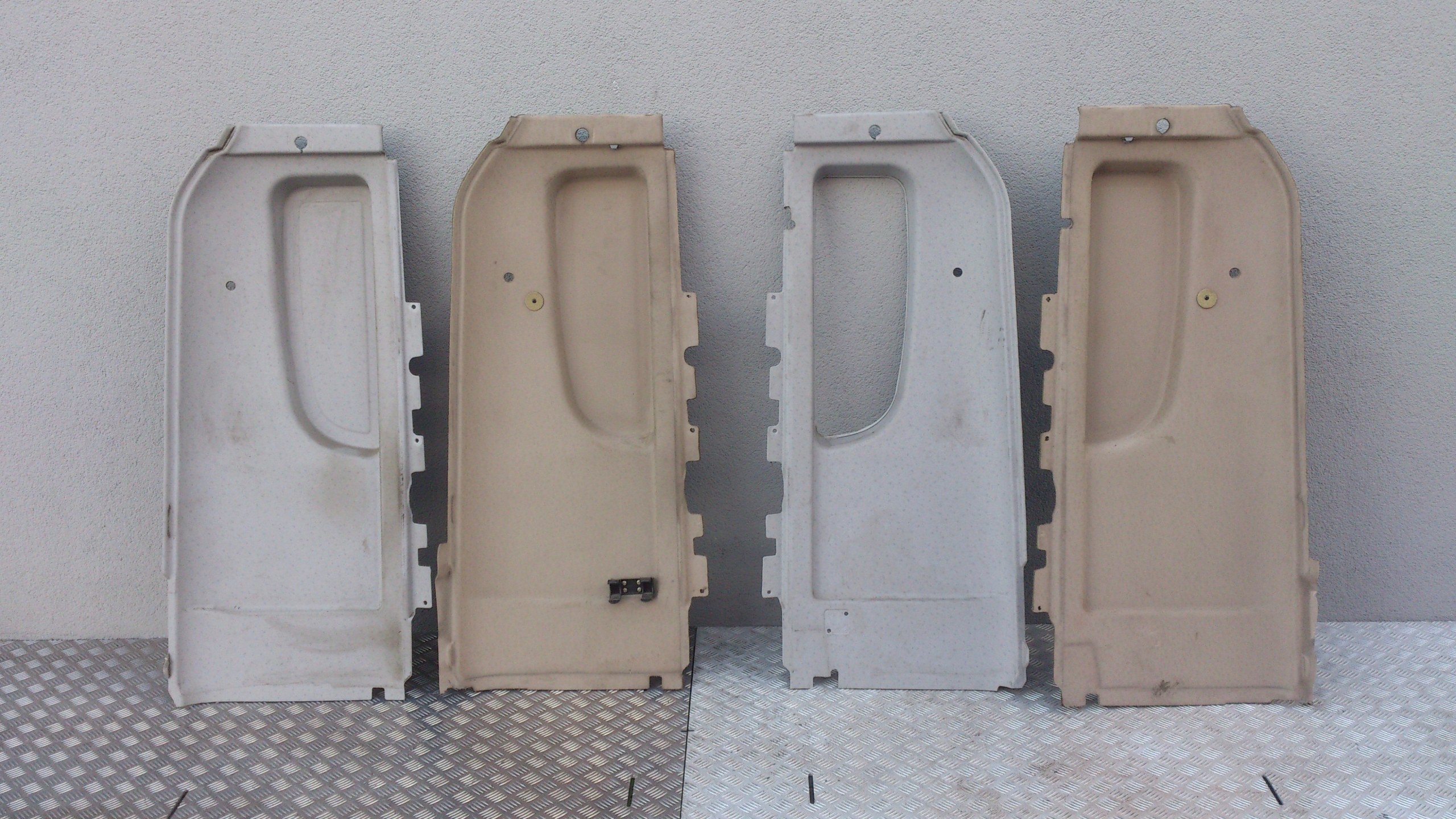 TAPICERKA BOCZNA KABINY SCANIA R CP 16 LEWA - obrazek 3