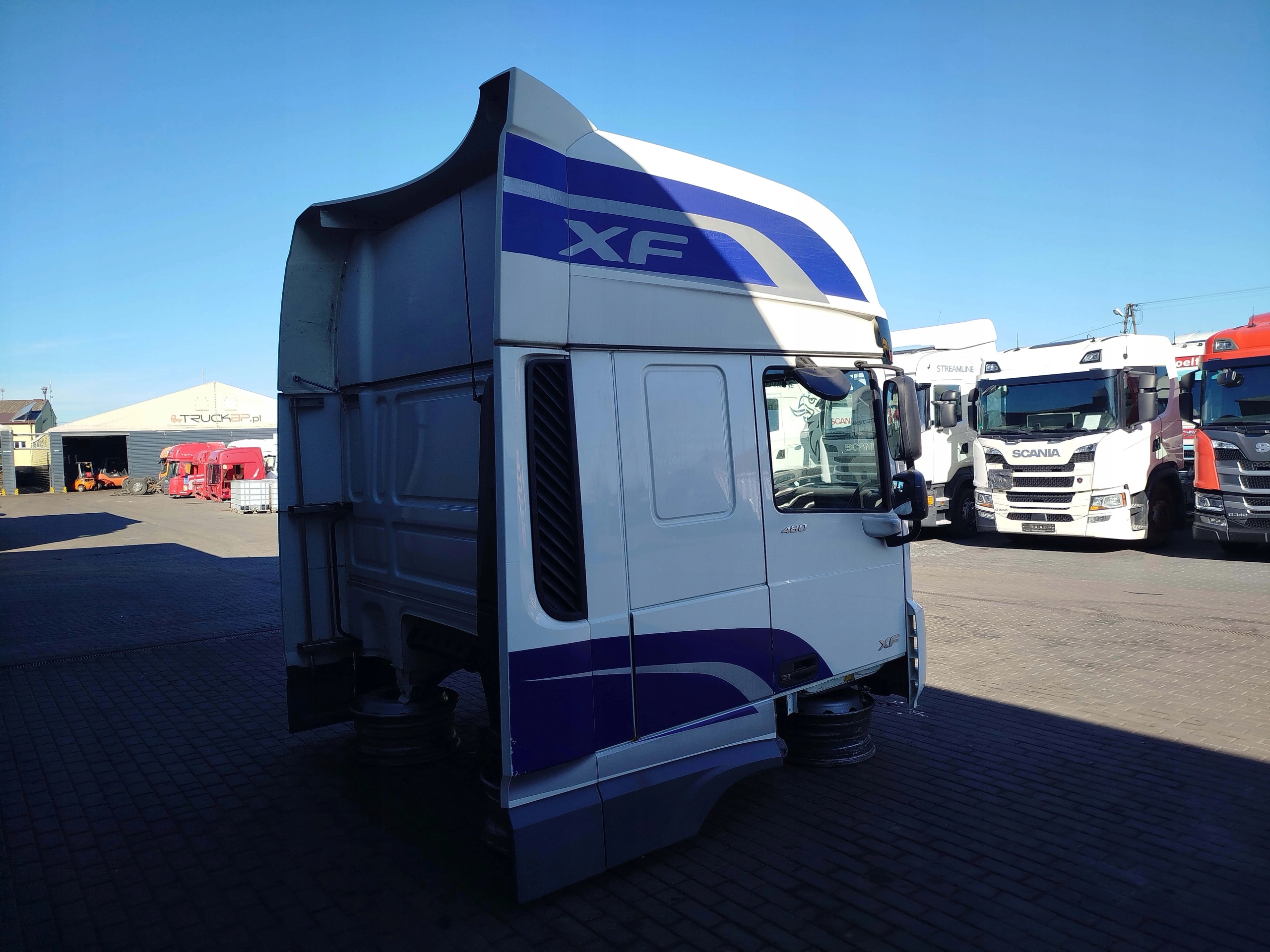 KABINA DAF XF 106 LIFT - obrazek 4