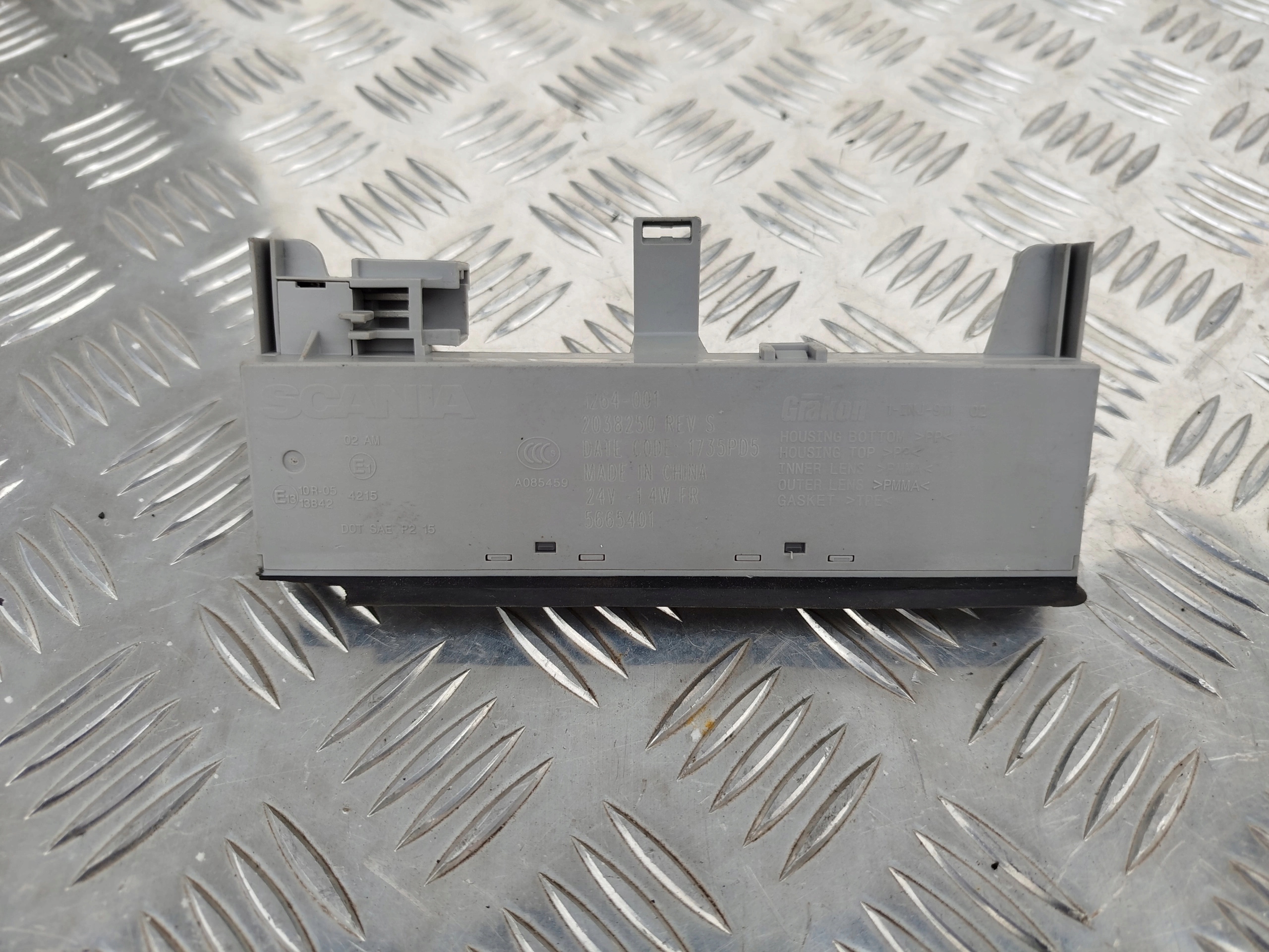 LAMPKA SYGNALIZACYJNA WEWNĘTRZNA SCANIA NTG - obrazek 2