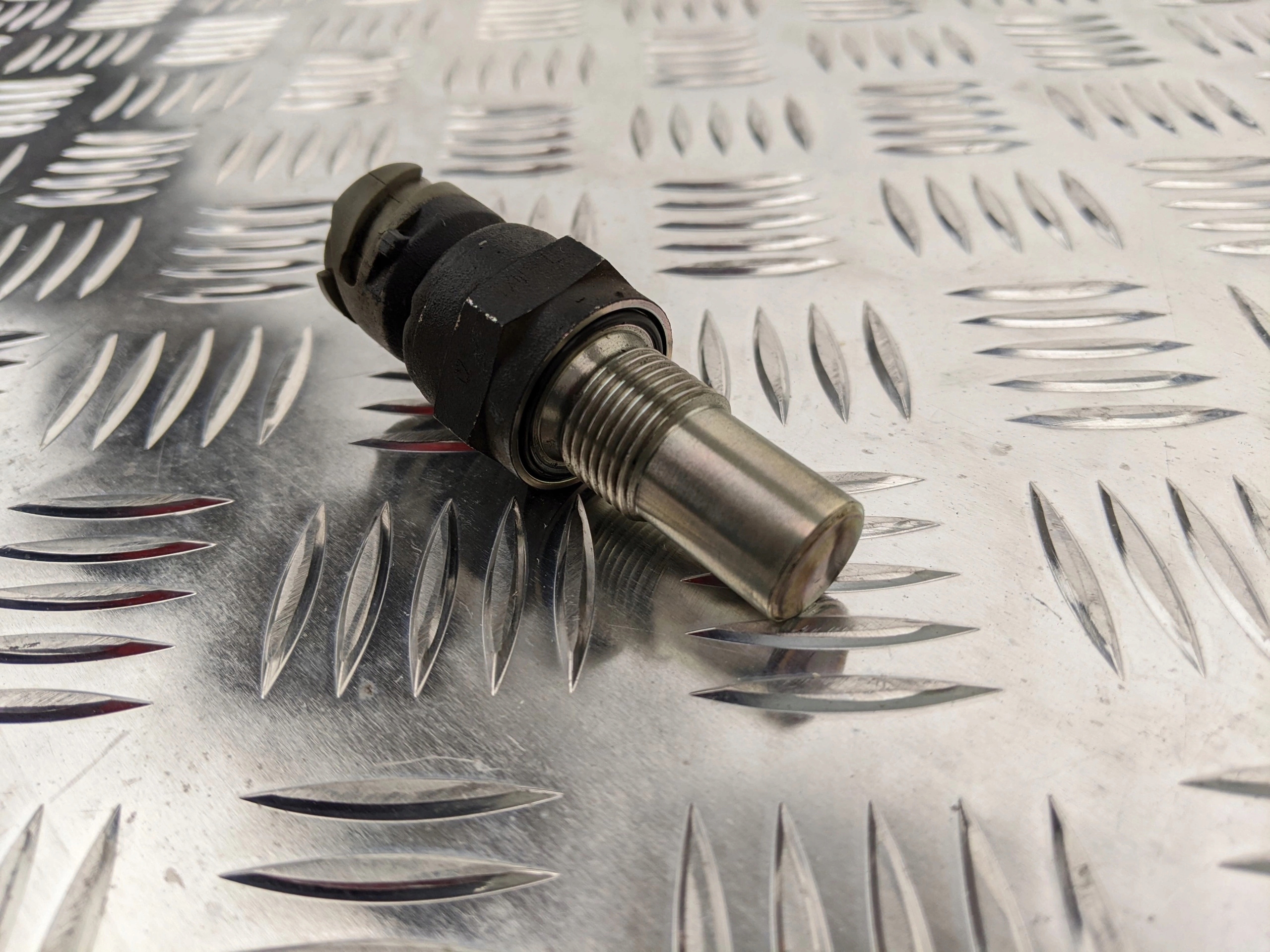 CZUJNIK PRĘDKOŚCI SKRZYNI SCANIA GRS 900 890 - obrazek 3