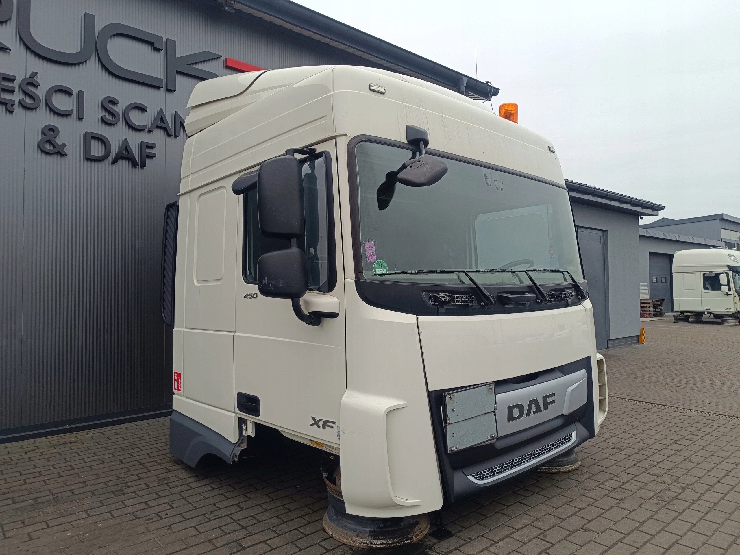 KABINA DAF XF 106 480 SC SPACE CAB LIFT - obrazek 2