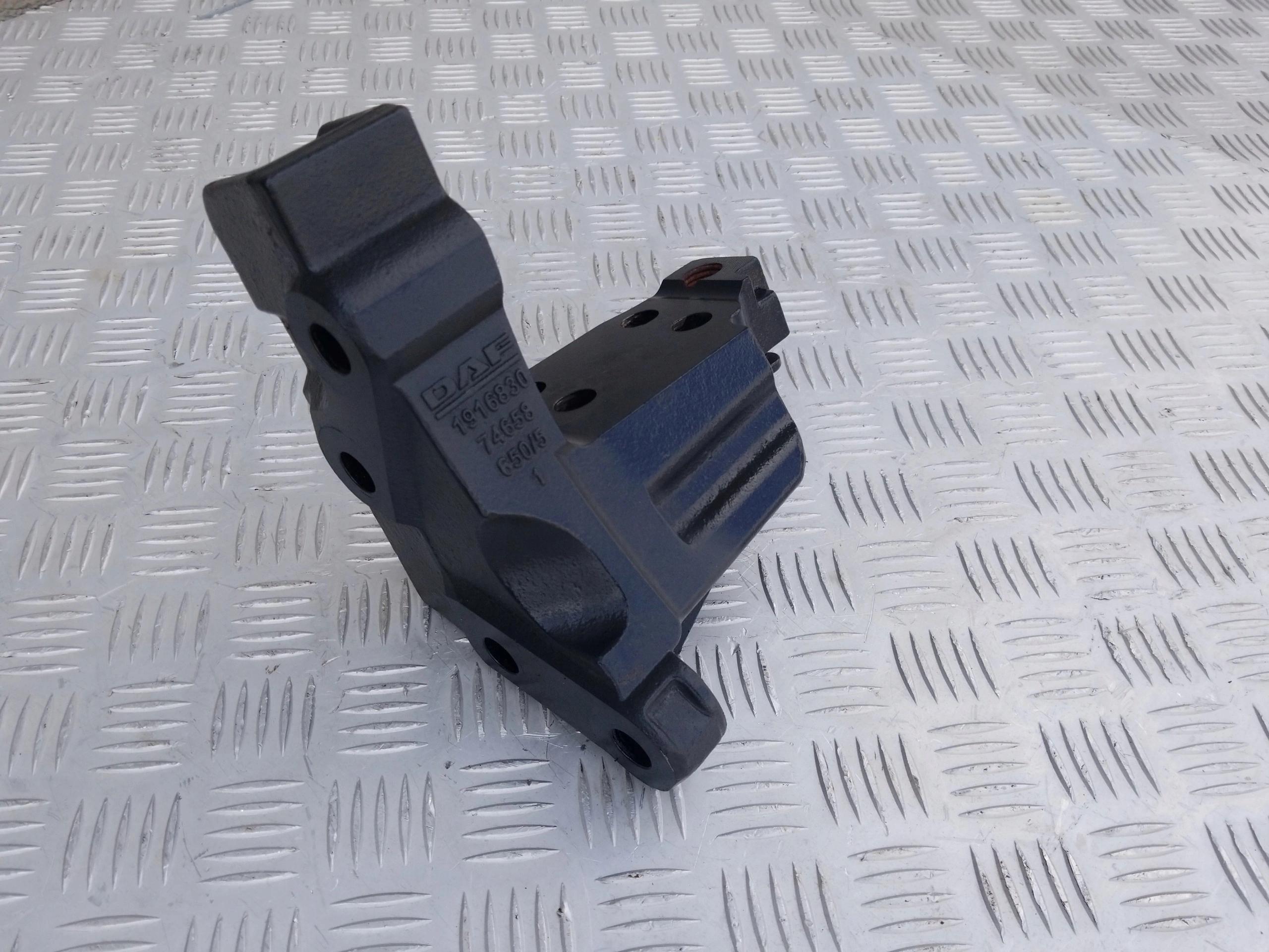 WSPORNIK ŁAPA MOCOWANIE SILNIKA TYŁ DAF CF 450 XF - obrazek 2