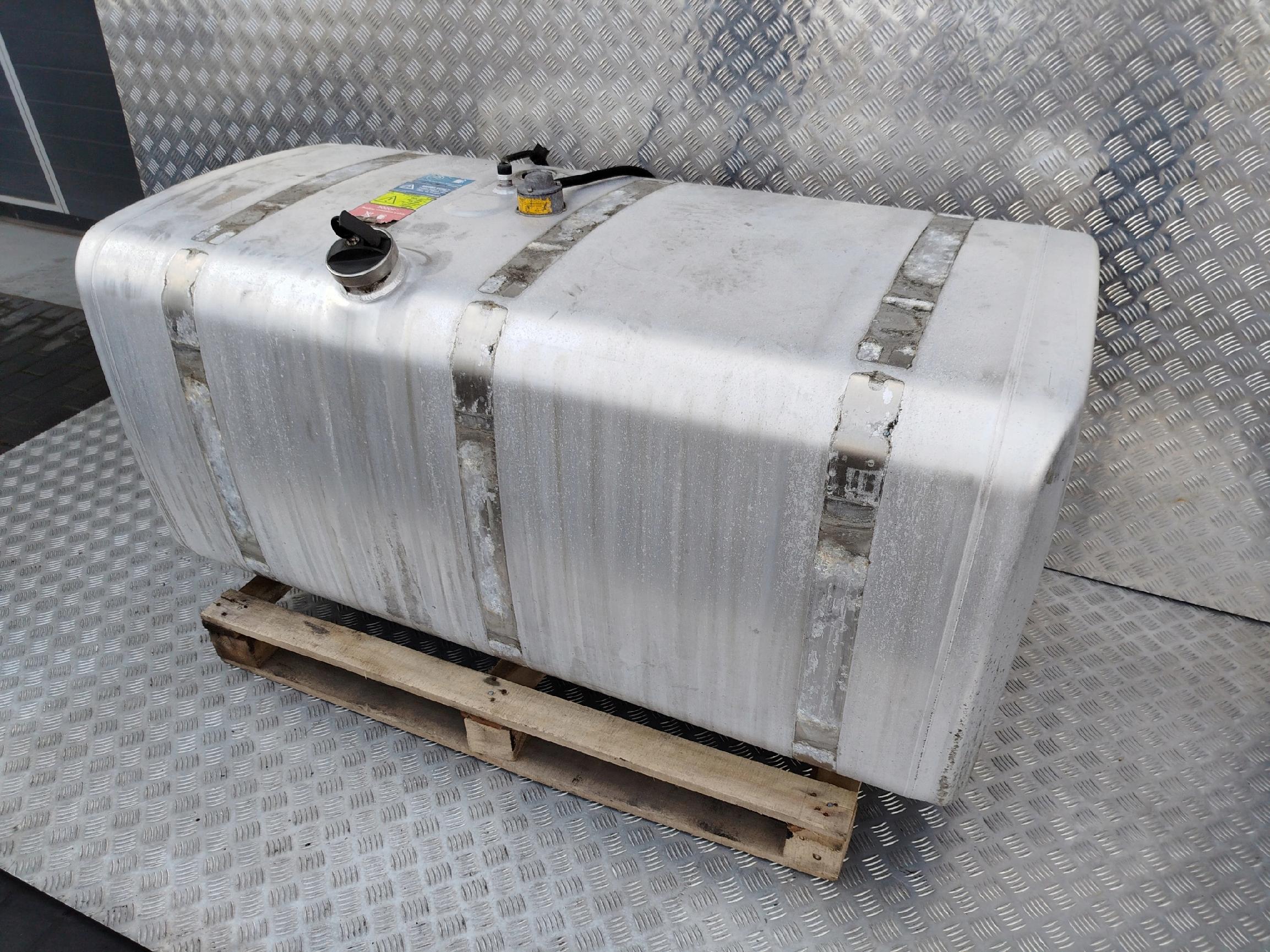 ZBIORNIK PALIWA SCANIA XW 700L - obrazek 3