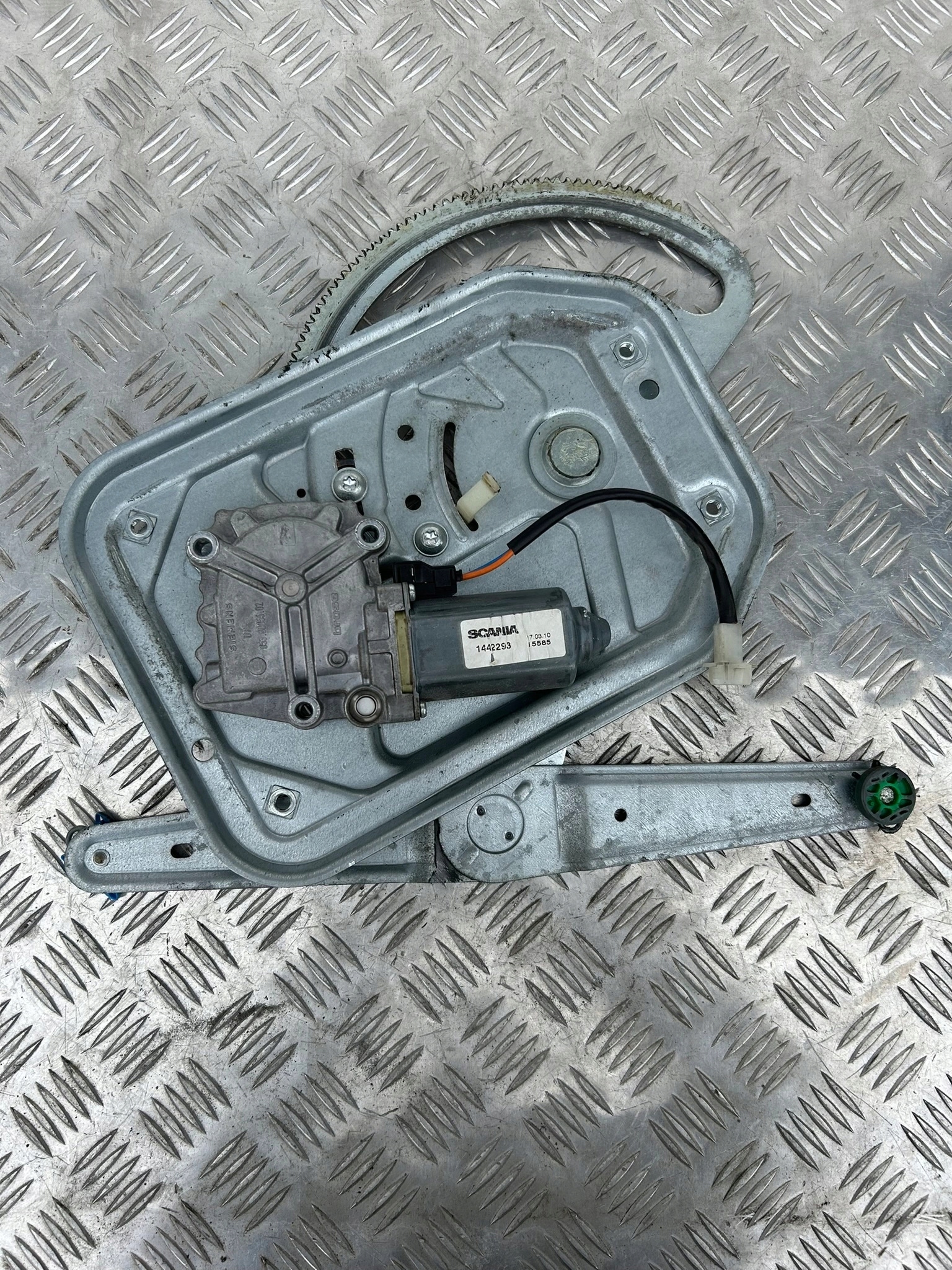 SILNICZEK SIŁOWNIK PODNOSZENIA SZYBY PRAWY SCANIA R - obrazek 4