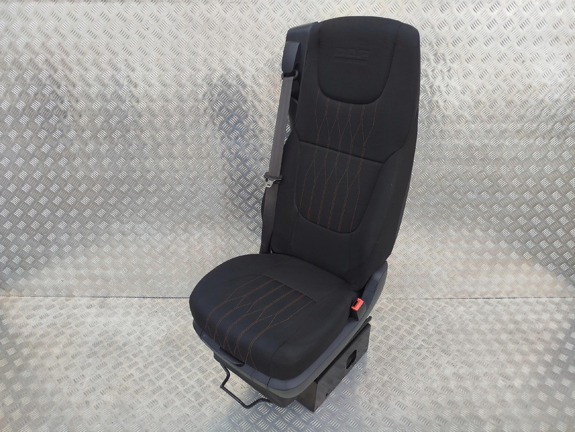 FOTEL PASAŻERA SZTYWNY DAF XF 106 LIFT - obrazek 7