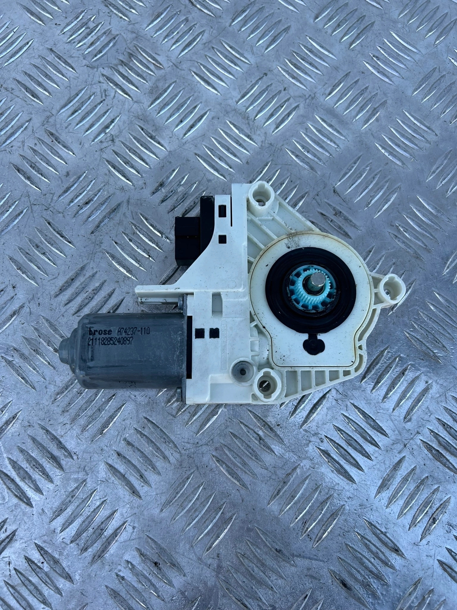 SILNICZEK SIŁOWNIK PODNOSZENIA SZYBY PRAWY SCANIA R - obrazek 9